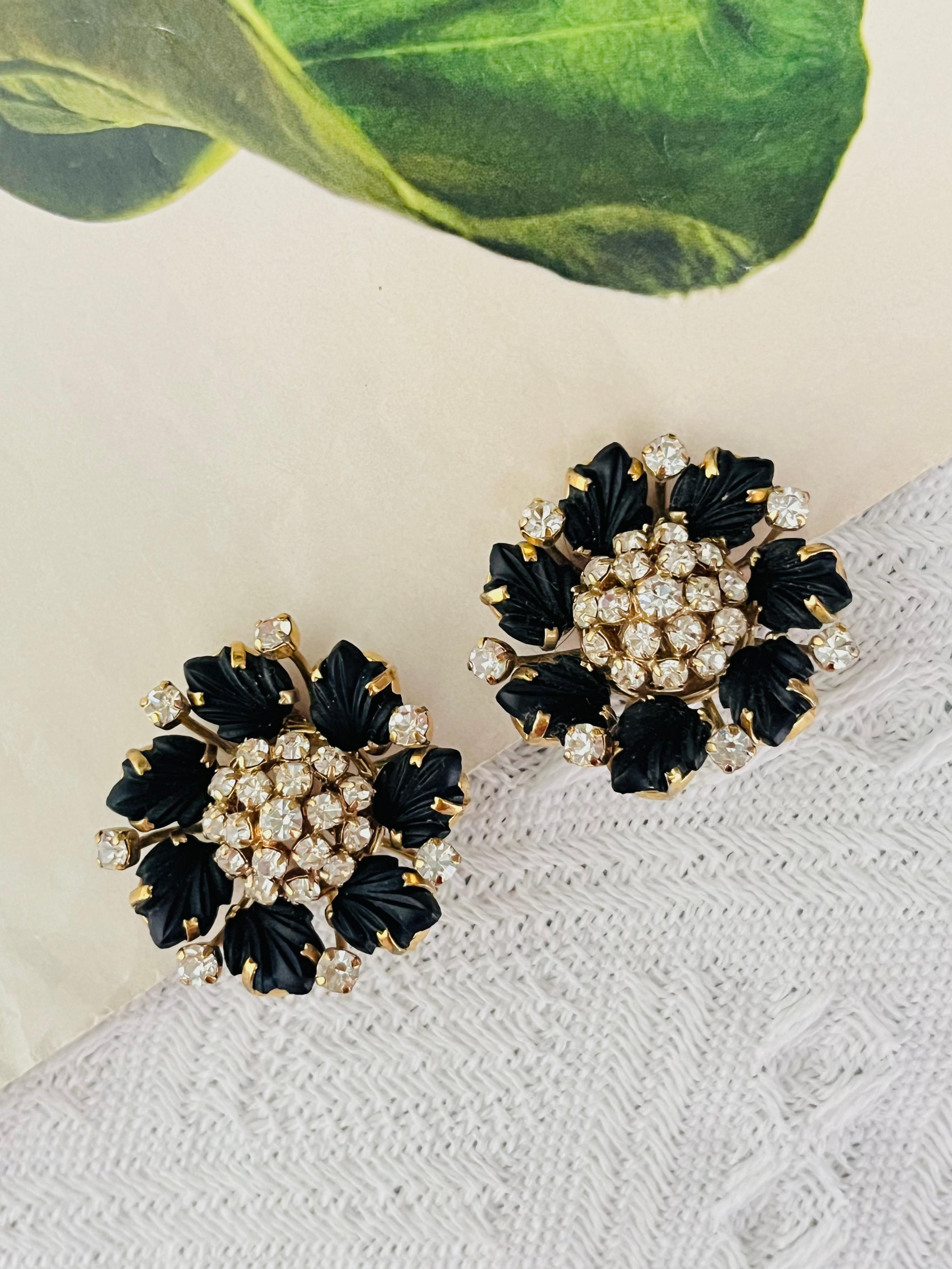 Christian Dior 1992 Vintage Vivid Black Blossom Flower Crystals Leaf Ohrringe (Art déco) im Angebot