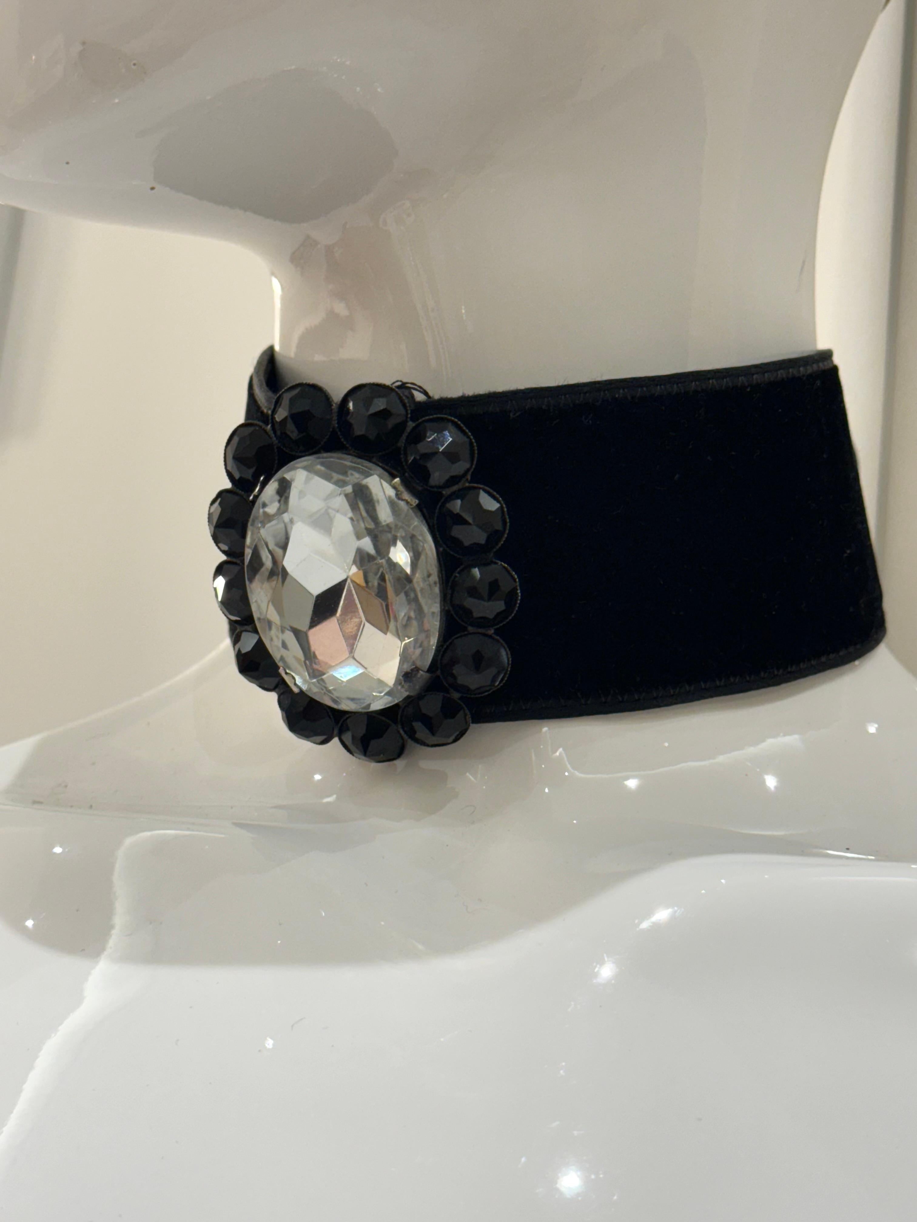 Christian Dior 1993 black velvet goth princess glass crystal choker necklace In Excellent Condition In PARIS, FR
