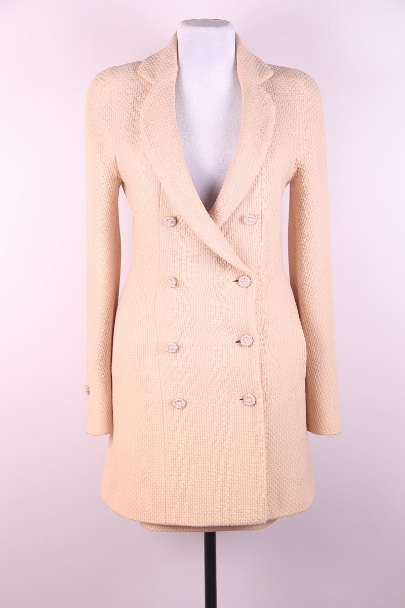 size F 38
Dior tweed jacket autumn-winter 1997, silk lining with print. Great job. A similar shape was seen on the catwalk.

the condition is excellent, there is a small nuance on the skirt, which will not be noticeable in the sock, see photo 

wool