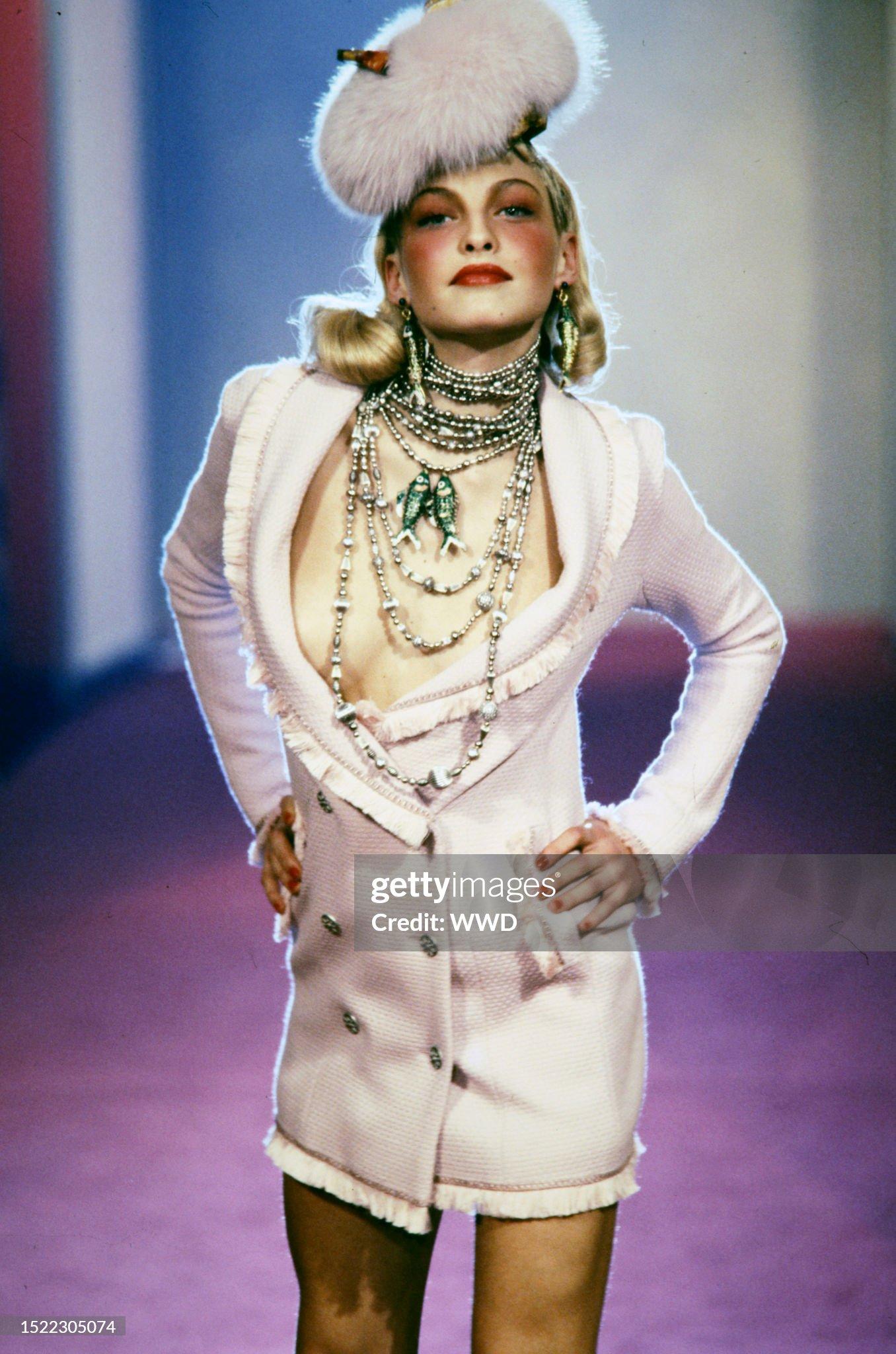 Christian Dior 1997 FW Galliano Costume suit set jacket skirt For Sale 2