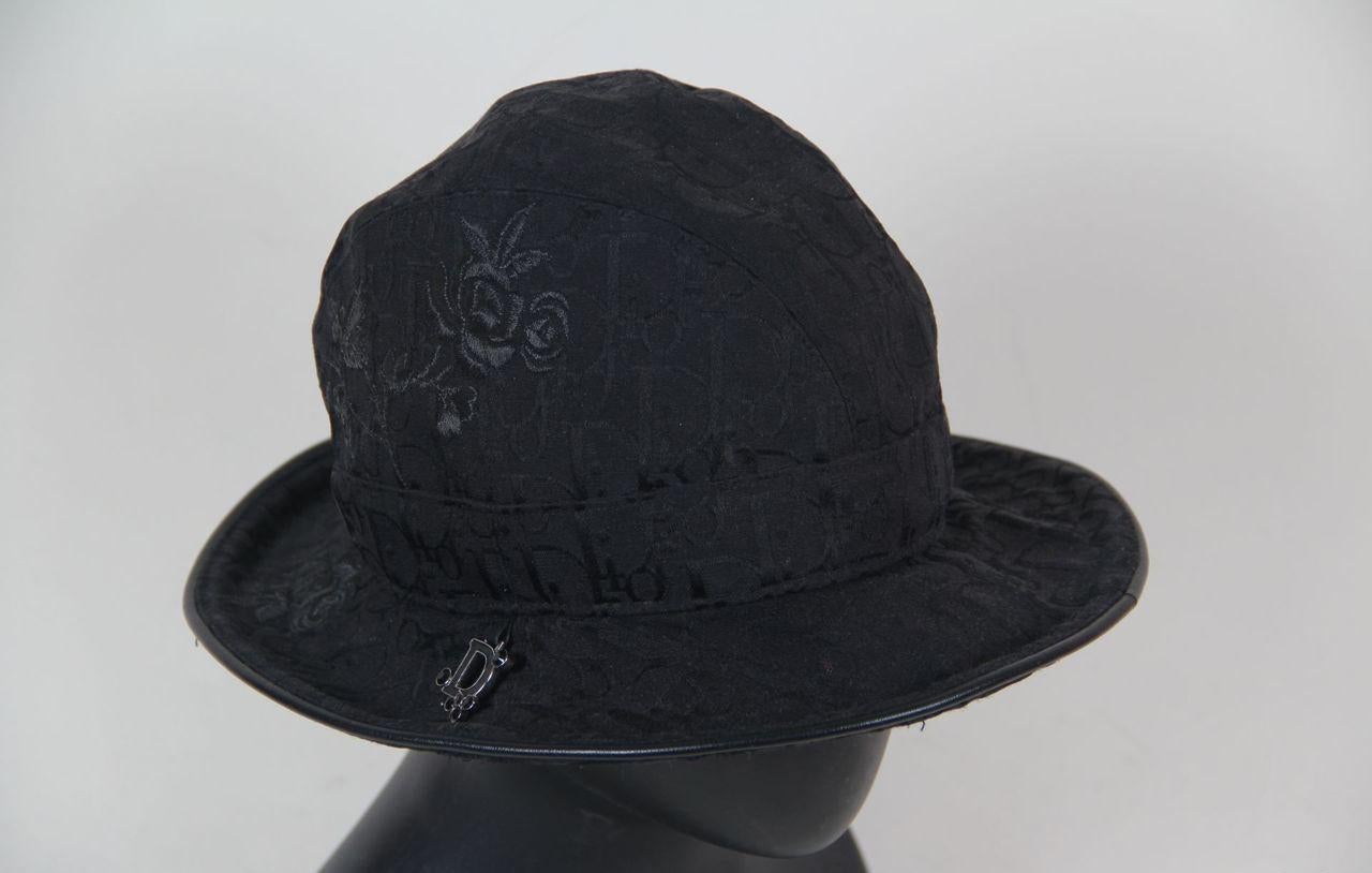 Black Christian Dior 2004 Vintage Trotter Embroidery black D bucket hat For Sale