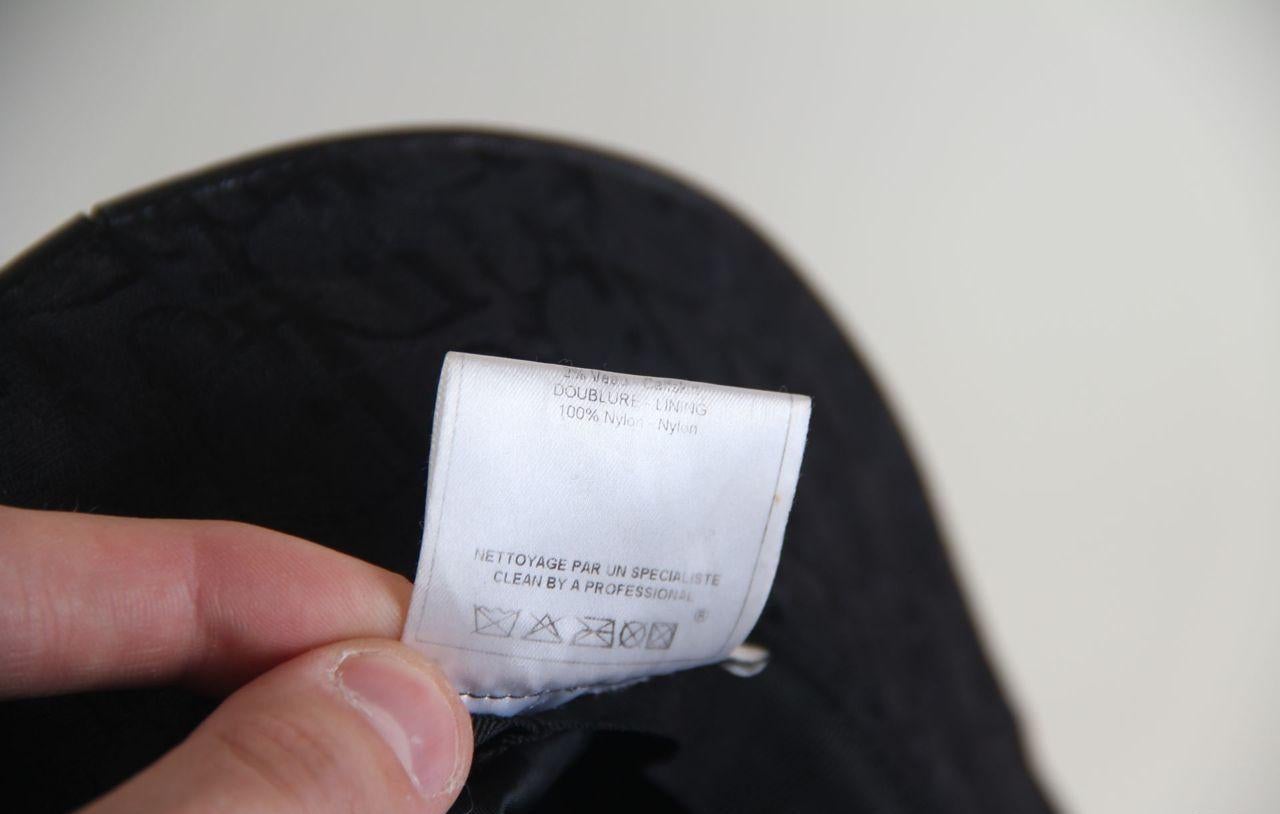 Women's or Men's Christian Dior 2004 Vintage Trotter Embroidery black D bucket hat For Sale