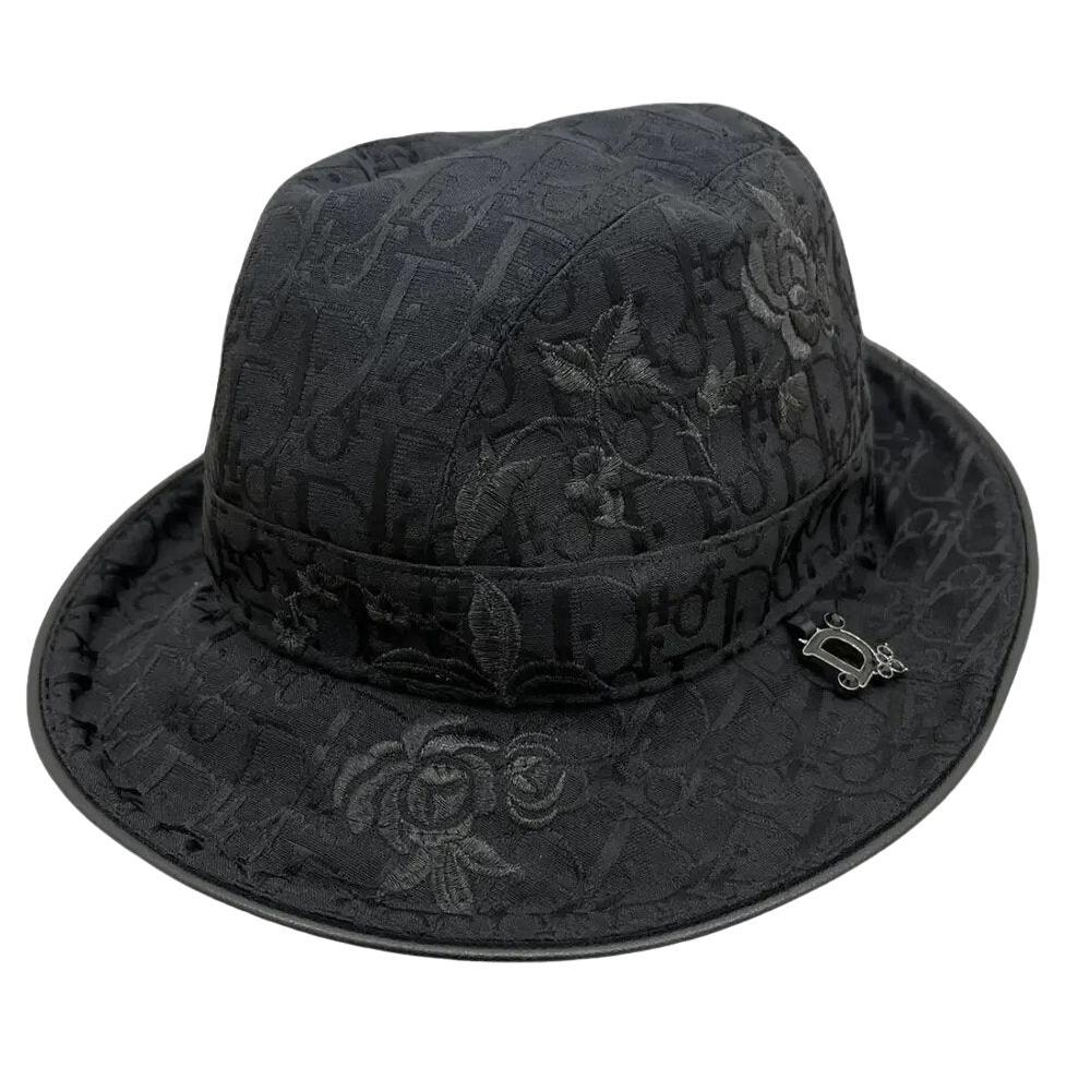 Christian Dior 2004 Vintage Trotter Embroidery black D bucket hat For Sale