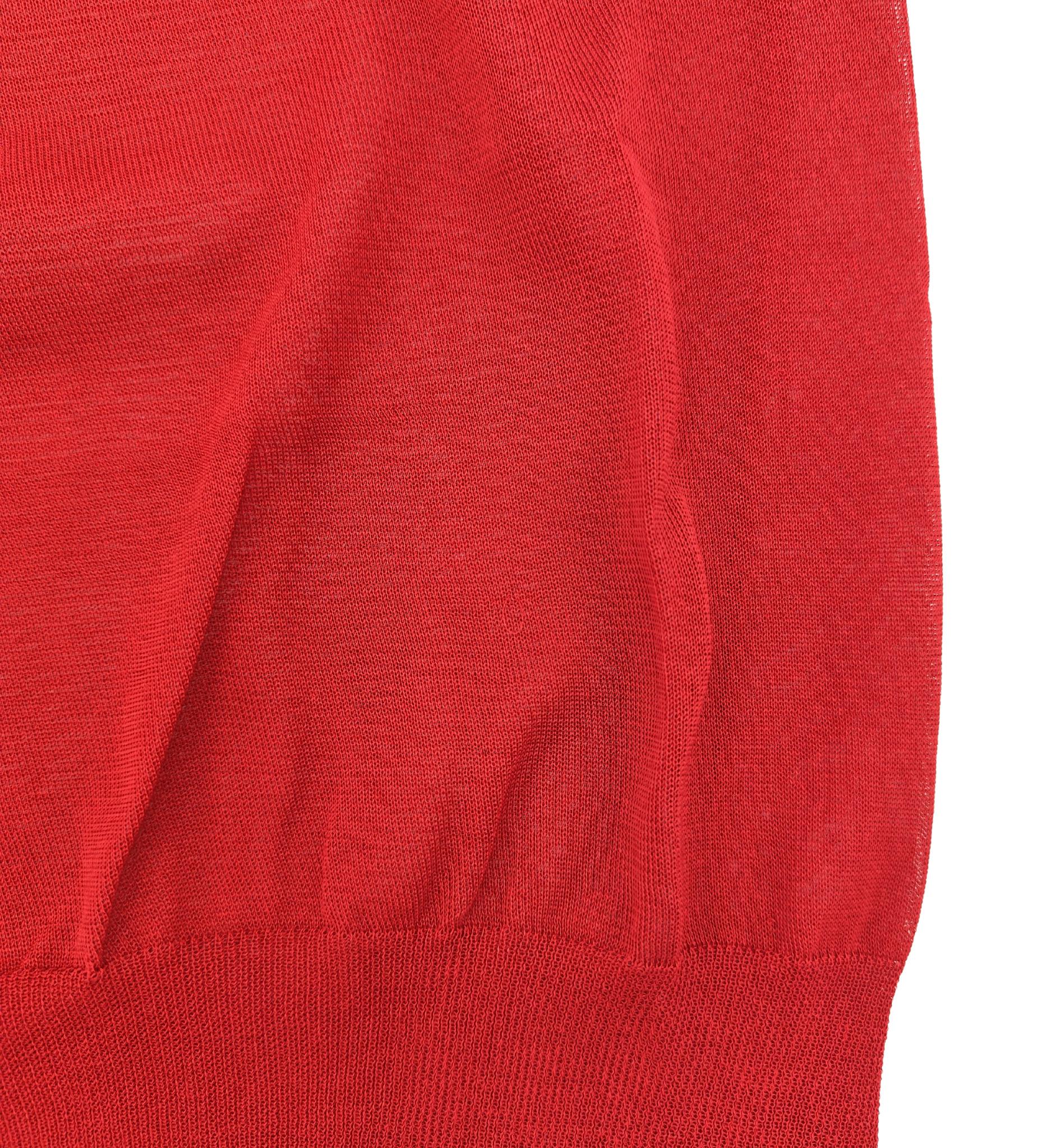 Ensemble top et pull en soie rouge Christian Dior 2006 en vente 6