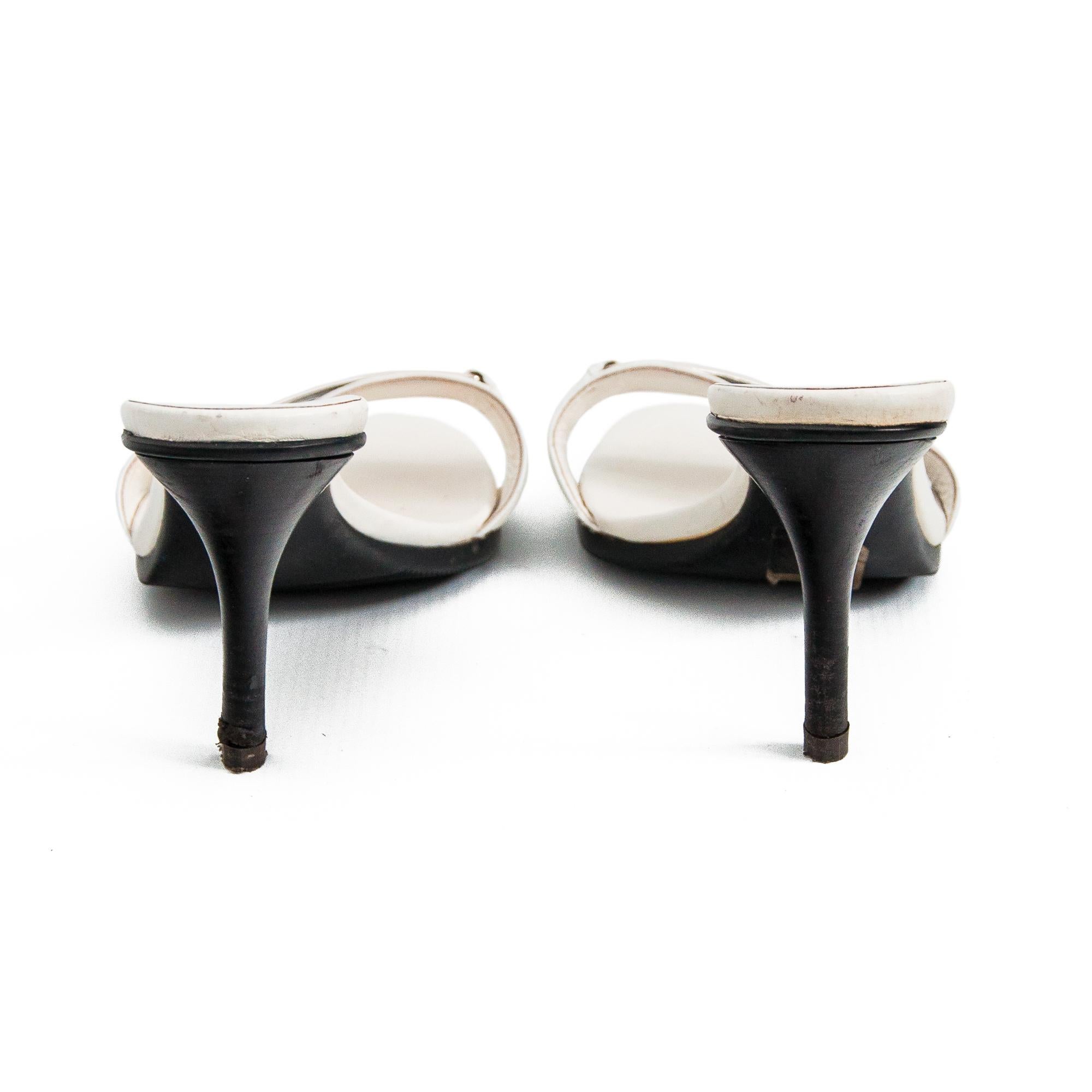 Mules à talons hauts Christian Dior 2006 en cuir blanc taille 38,5 2