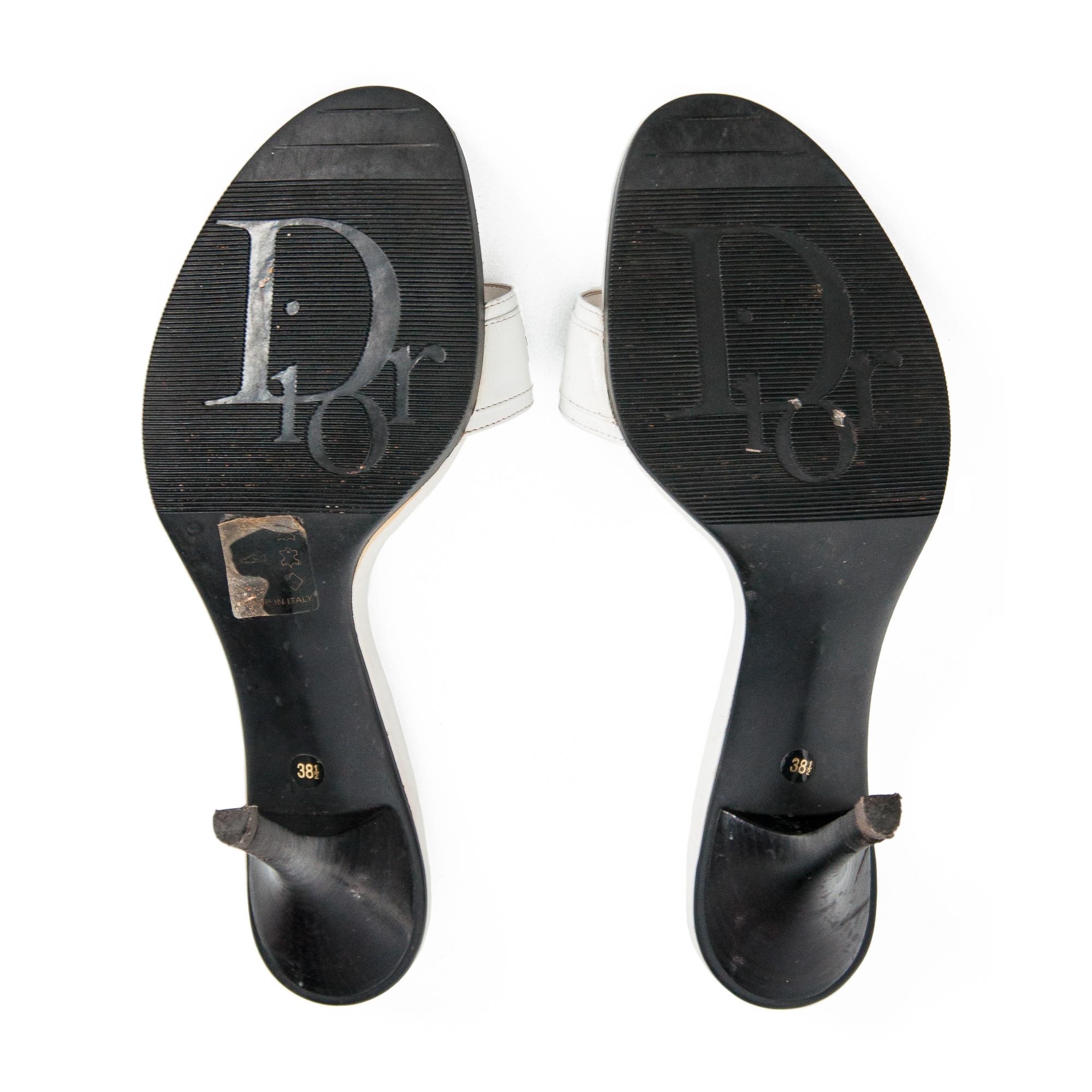 Mules à talons hauts Christian Dior 2006 en cuir blanc taille 38,5 3