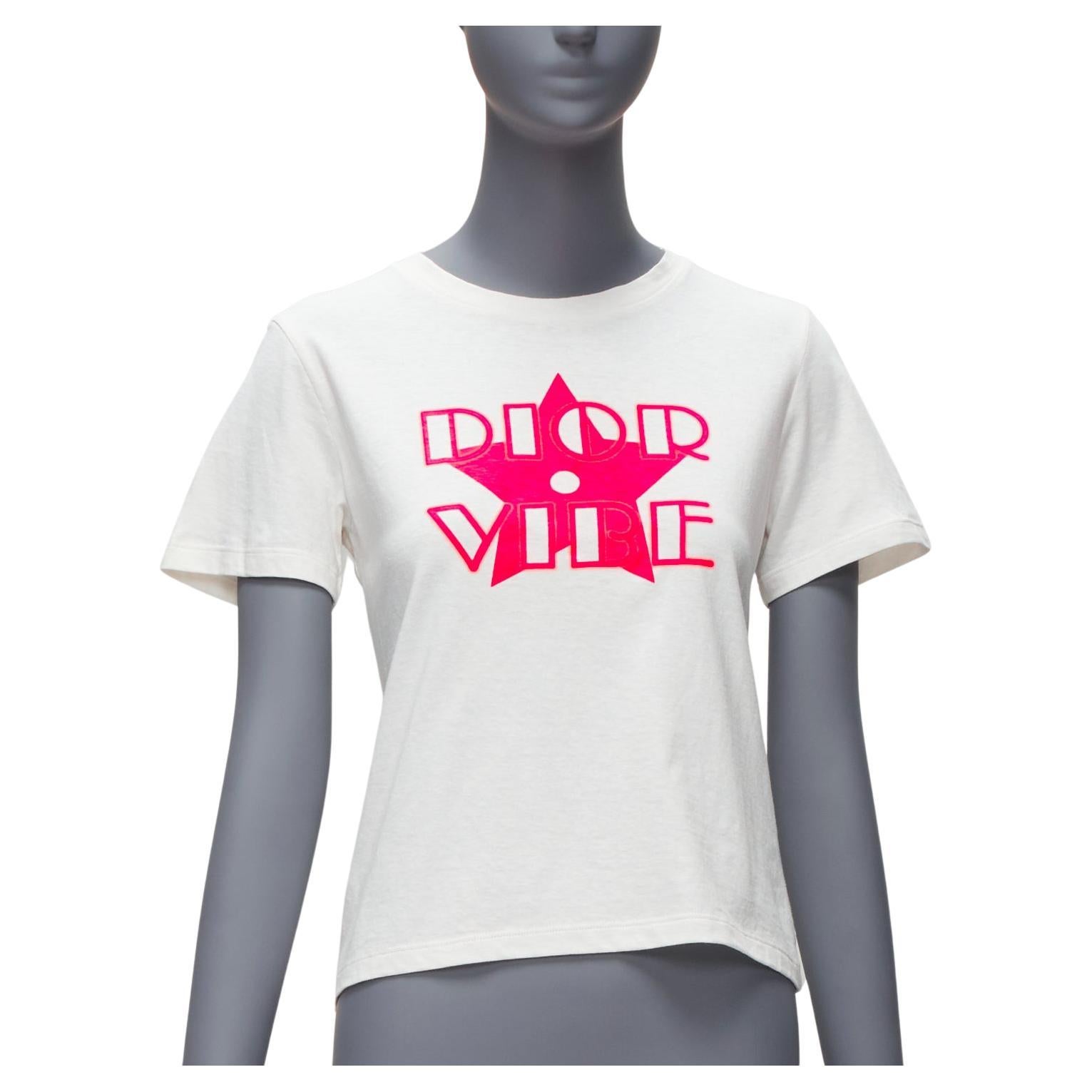 CHRISTIAN DIOR 2022 Dior Vibe neon pink star logo graphic CD bee white tshirt XS For Sale