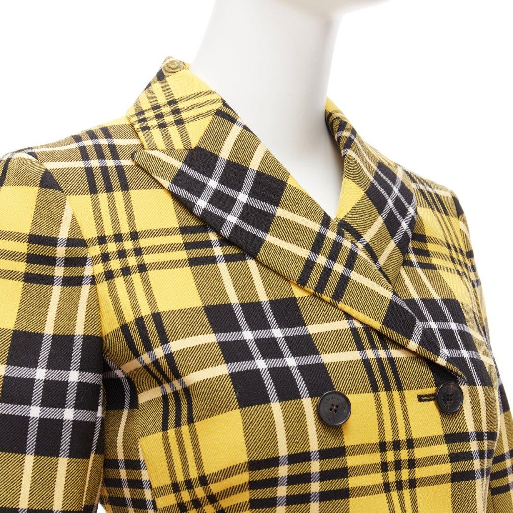 CHRISTIAN DIOR 2022 Runway yellow tartan virgin wool bar jacket blazer FR34
Reference: AAWC/A00615
Brand: Dior
Designer: Maria Grazia Chiuri
Collection: 2022 - Runway
Material: Virgin Wool
Color: Yellow, Black
Pattern: Plaid
Closure: Button
Lining: