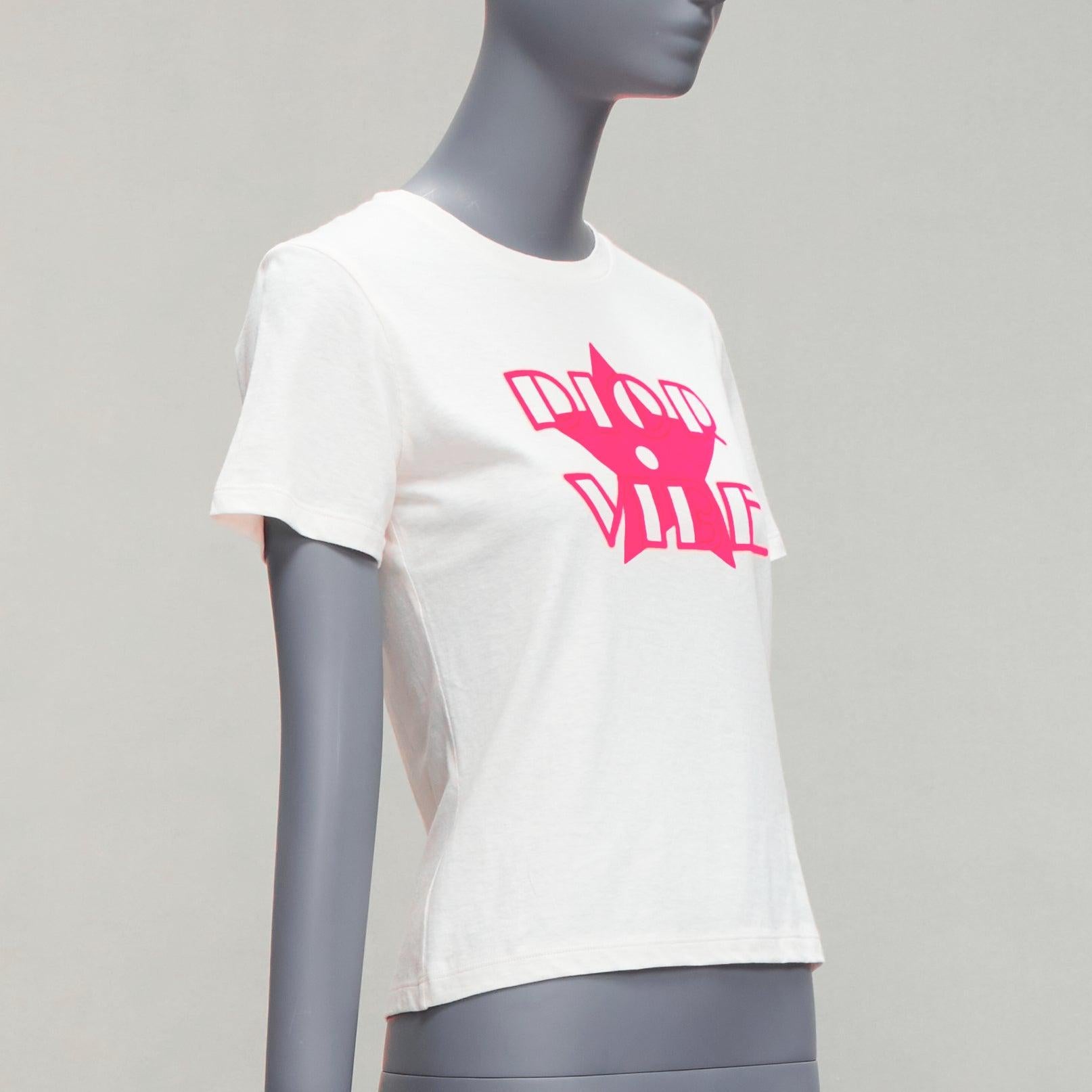 Gray CHRISTIAN DIOR 2022 Vibe neon pink star logo print short sleeve tshirt XS For Sale
