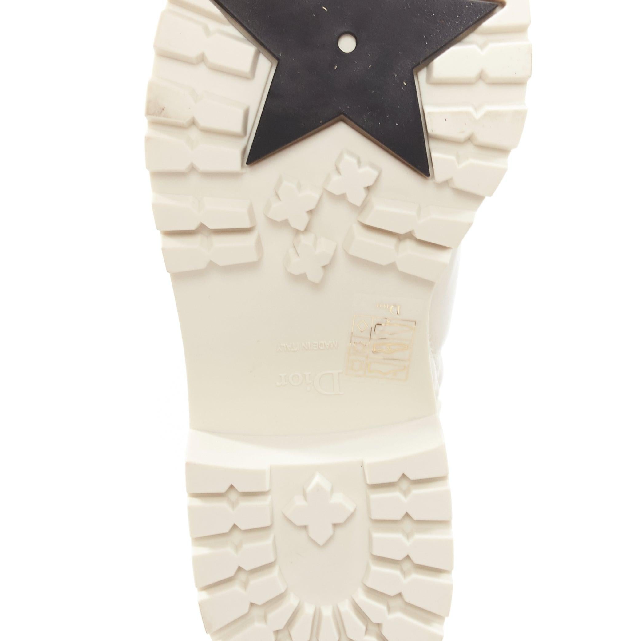 CHRISTIAN DIOR 2023 D-Leader white Cannage quilted leather ankle boots EU38 For Sale 5