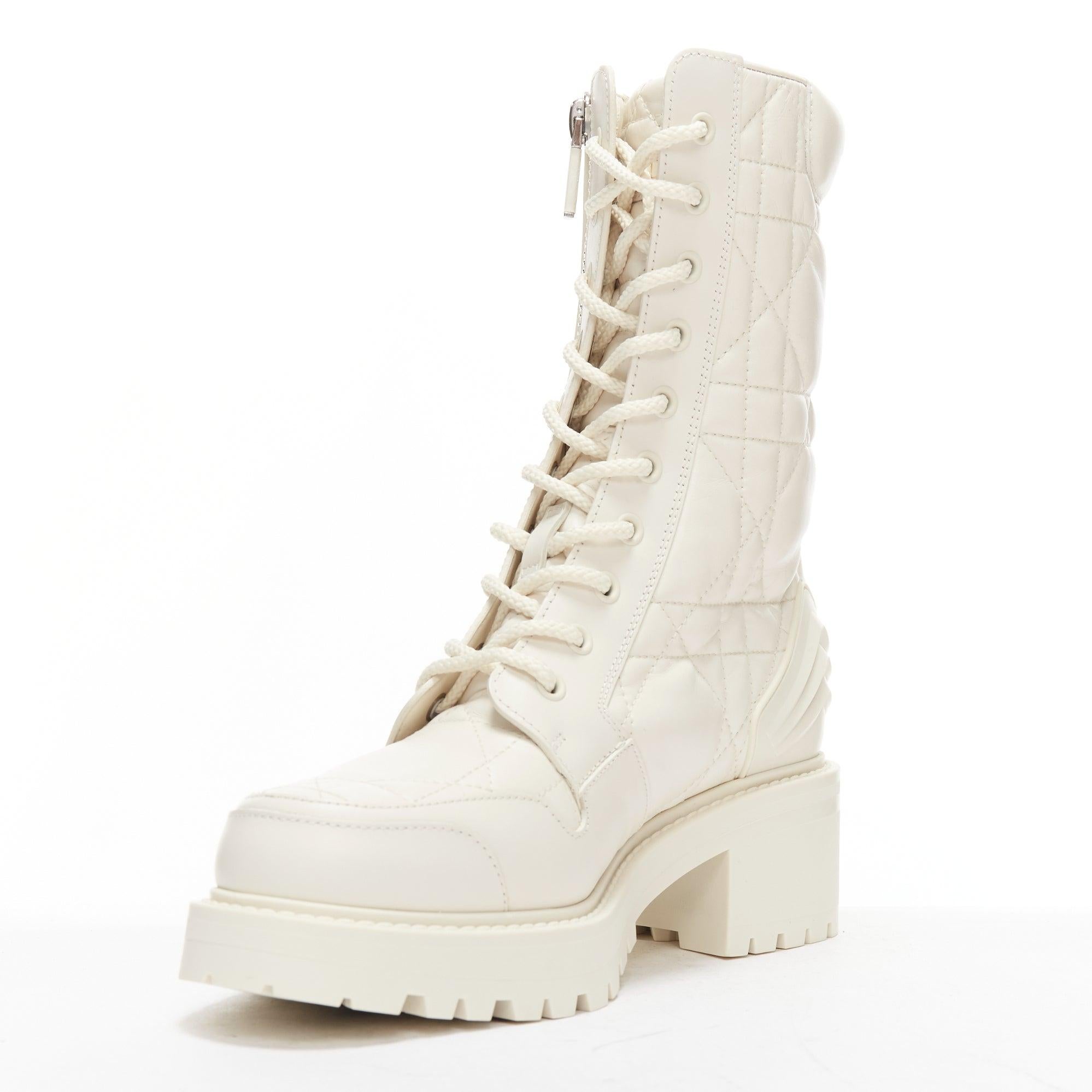 CHRISTIAN DIOR 2023 D-Leader white Cannage quilted leather ankle boots EU38 In New Condition For Sale In Hong Kong, NT