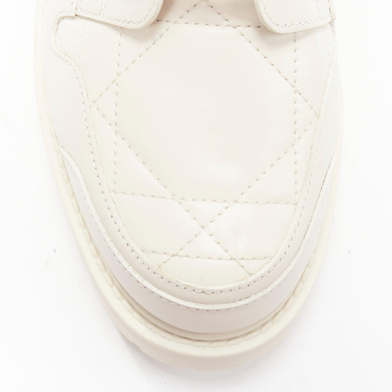 CHRISTIAN DIOR 2023 D-Leader white Cannage quilted leather ankle boots EU38 For Sale 1