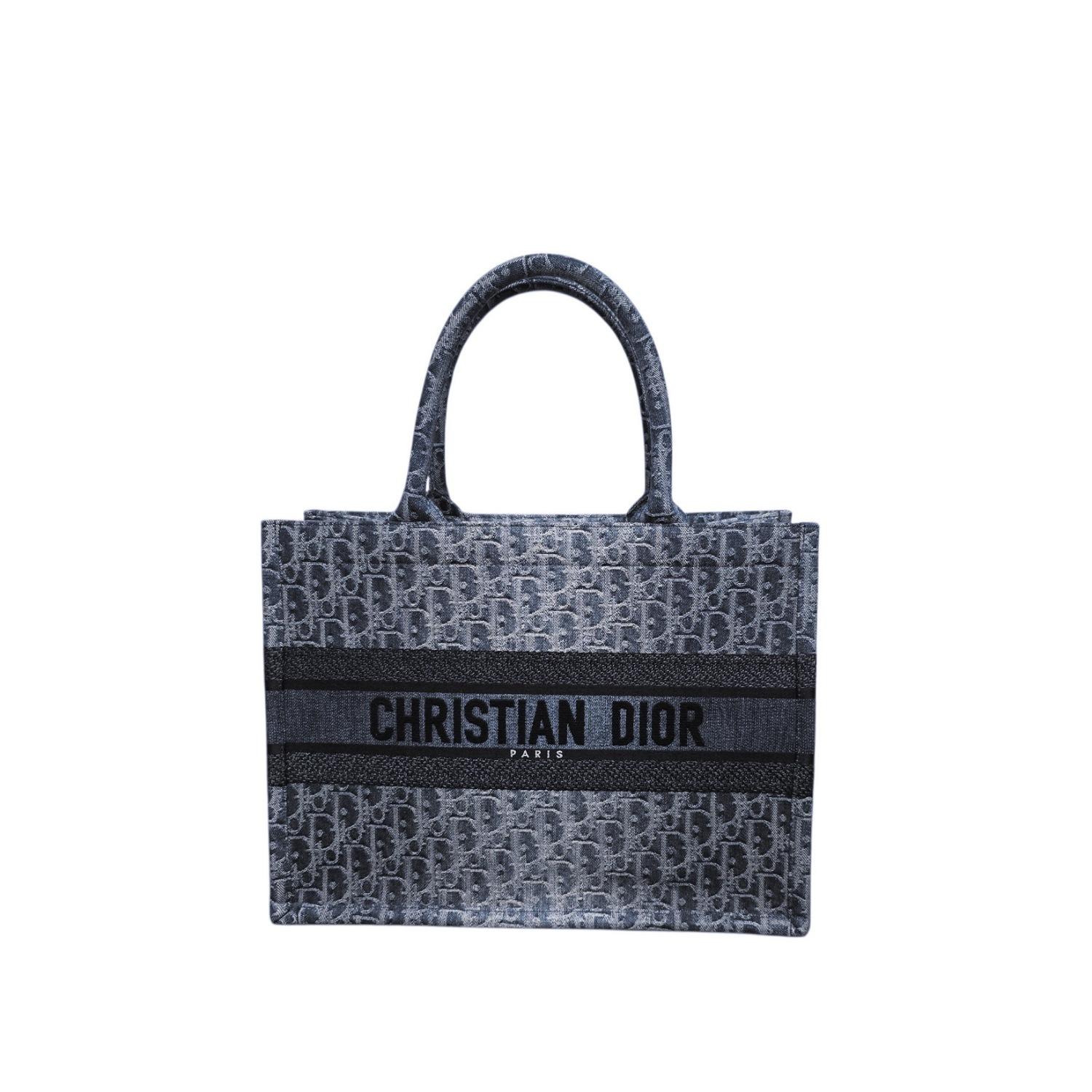 Gris Christian Dior 2024 Oblique Jacquard Bleu Denim Medium Book Tote en vente