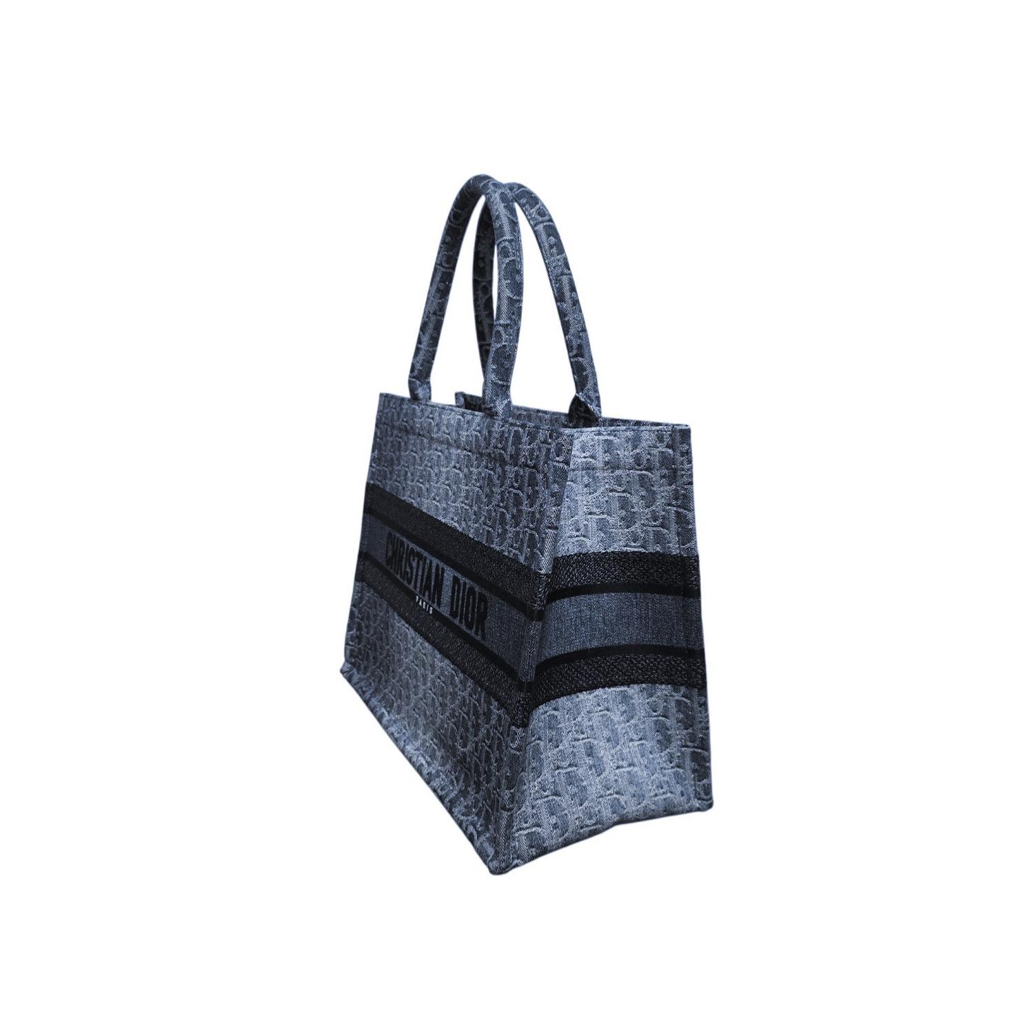 Christian Dior 2024 Oblique Jacquard Bleu Denim Medium Book Tote Unisexe en vente