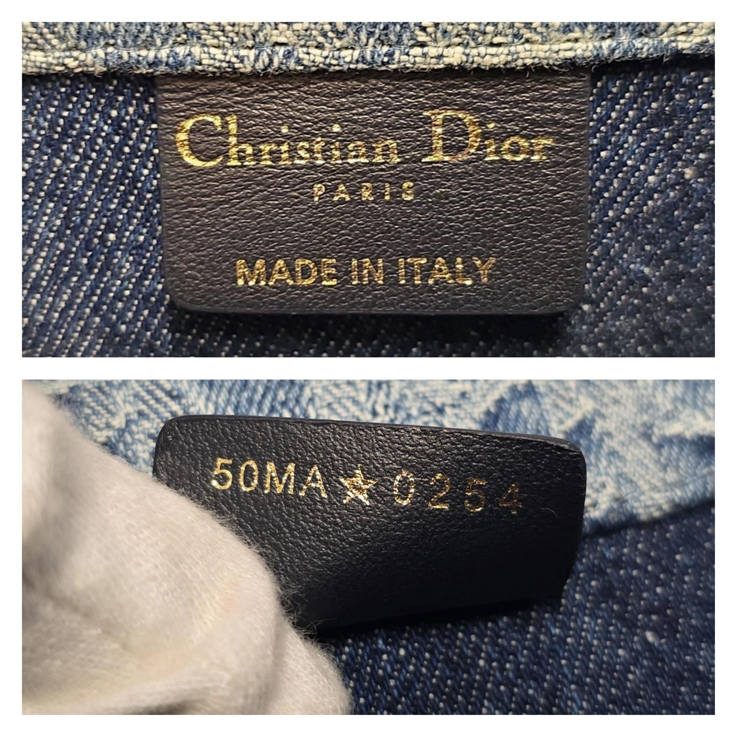 Christian Dior 2024 Oblique Jacquard Bleu Denim Medium Book Tote en vente 4