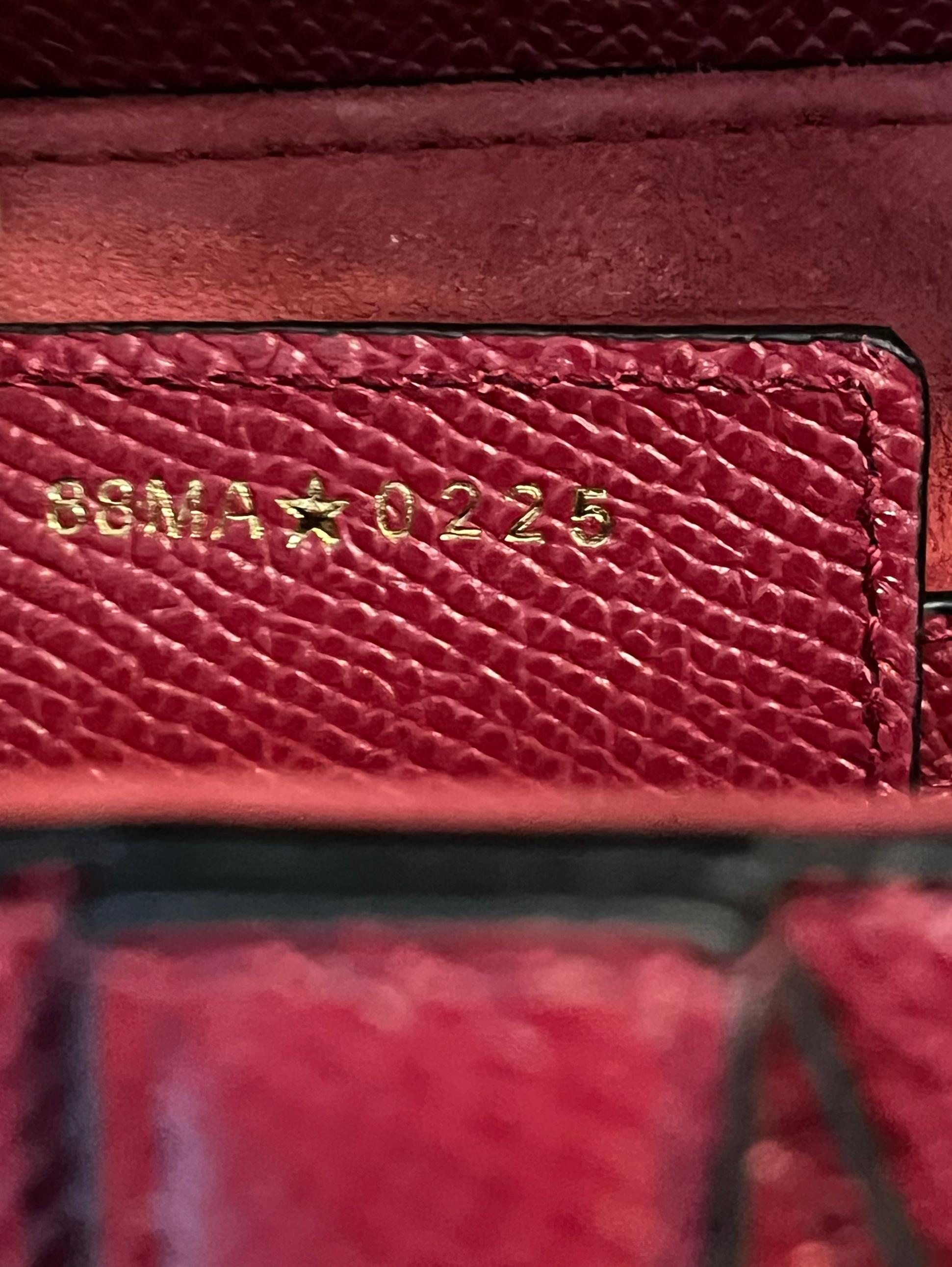 Christian Dior Bolso rojo de piel de becerro con correa en venta 4