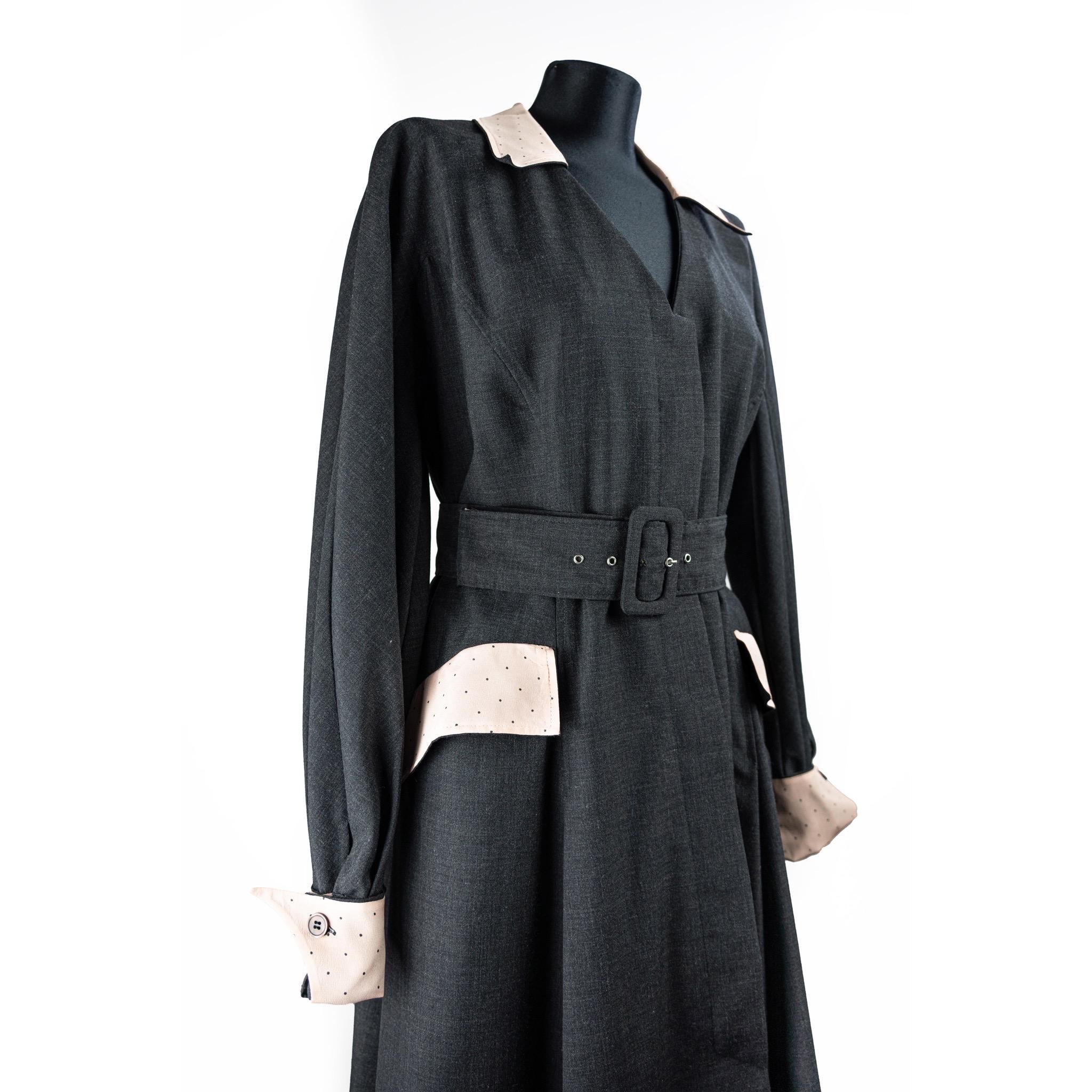 Christian Dior 70er Jahre Trenchcoatkleid (Schwarz)