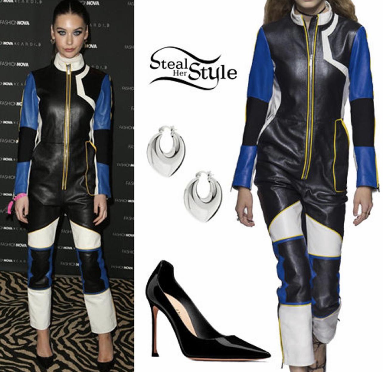 Boutique price 8,860$
New DIOR black belted leather jumpsuit featuring motorcycle style - as seen on Zendaya and other celebs
- CD logo embroidery at waist
- logo zippers at front, cuffs and pockets
Size mark 36 FR / Condition: Never worn, with tags