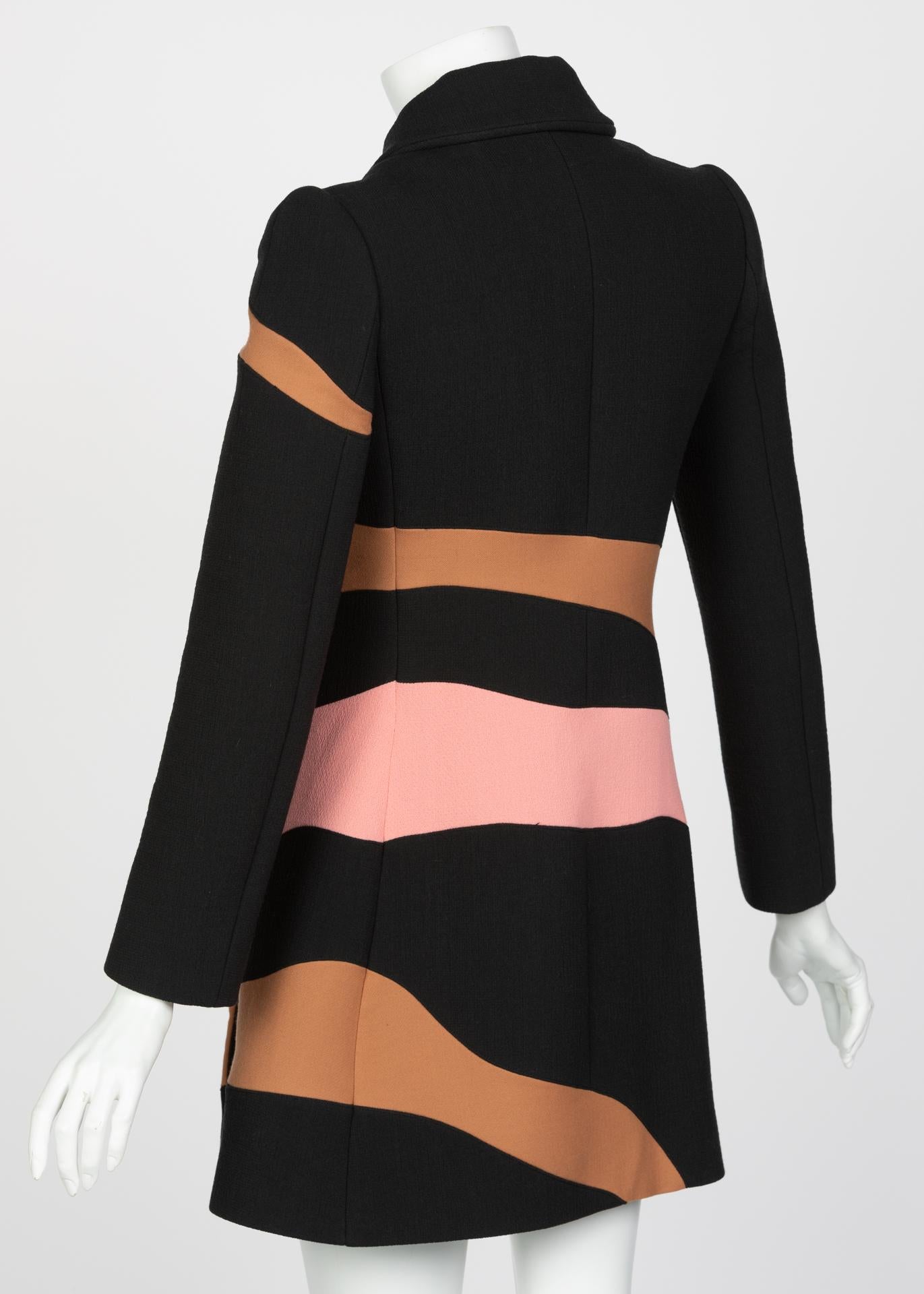 Donna Christian Dior Abito Cappotto a Strisce Astratte Passerella Autunno 2015