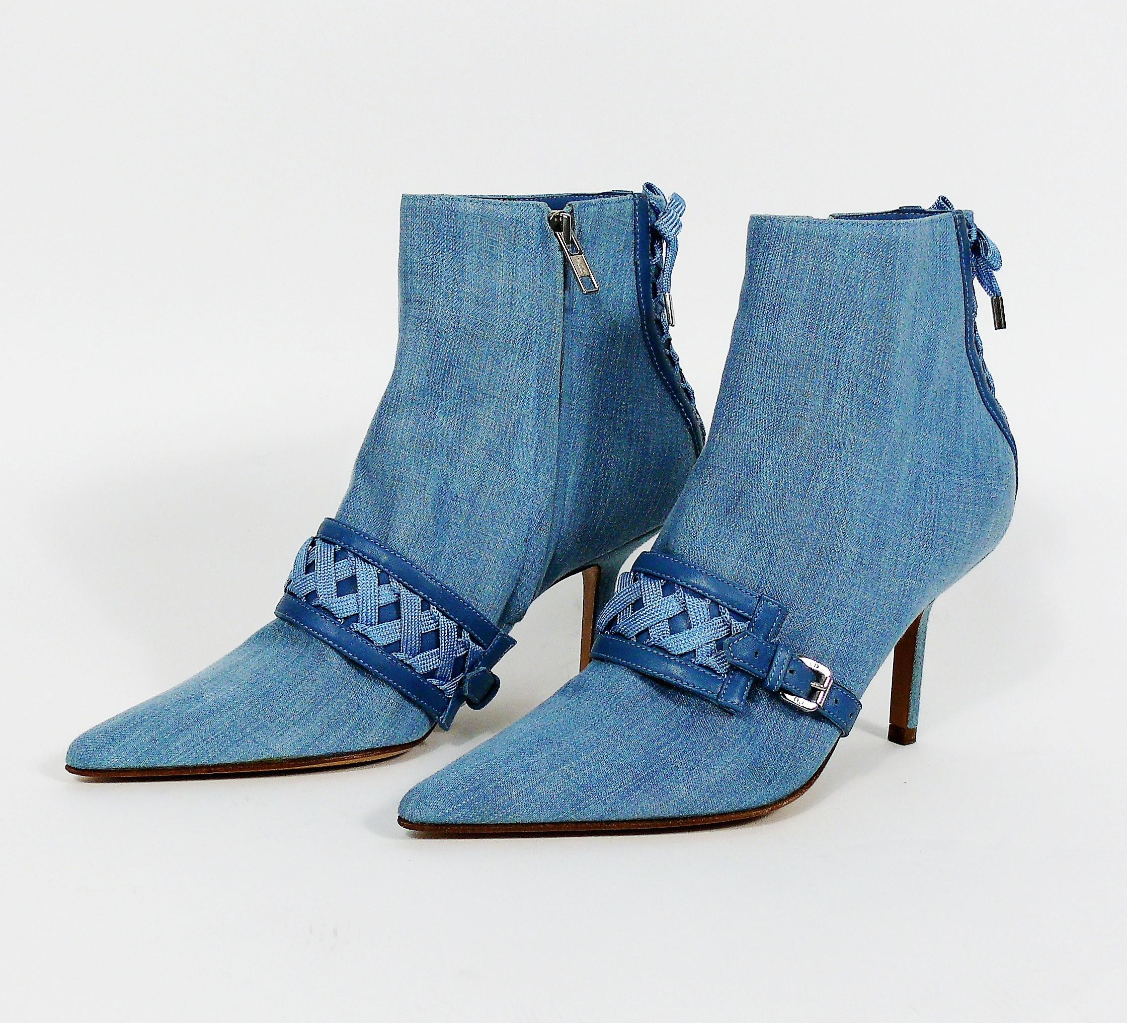 CHRISTIAN DIOR light denim ADMIT IT corset ankle boots featuring corset like details on the back and across the body.

Embossed DIOR.
Made in Italy.

Indicated size : 37 1/2 C.

Please note that true blue colors shown on the photos are slightly