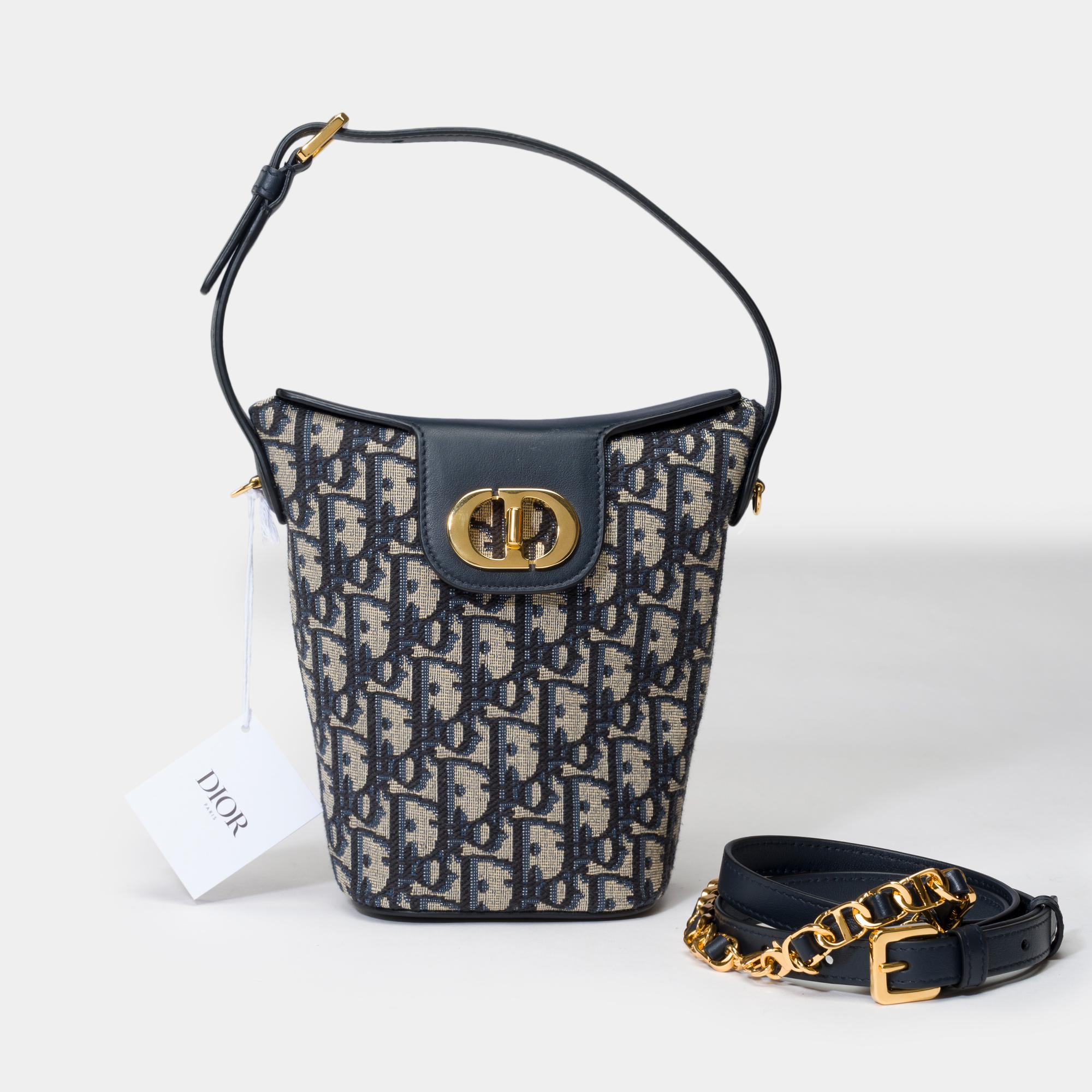Christian Dior Bernstein 30 Montaigne Mini Bucket Bag in Marineblau mit Monogramm aus Segeltuch im Zustand „Neu“ im Angebot in Paris, IDF