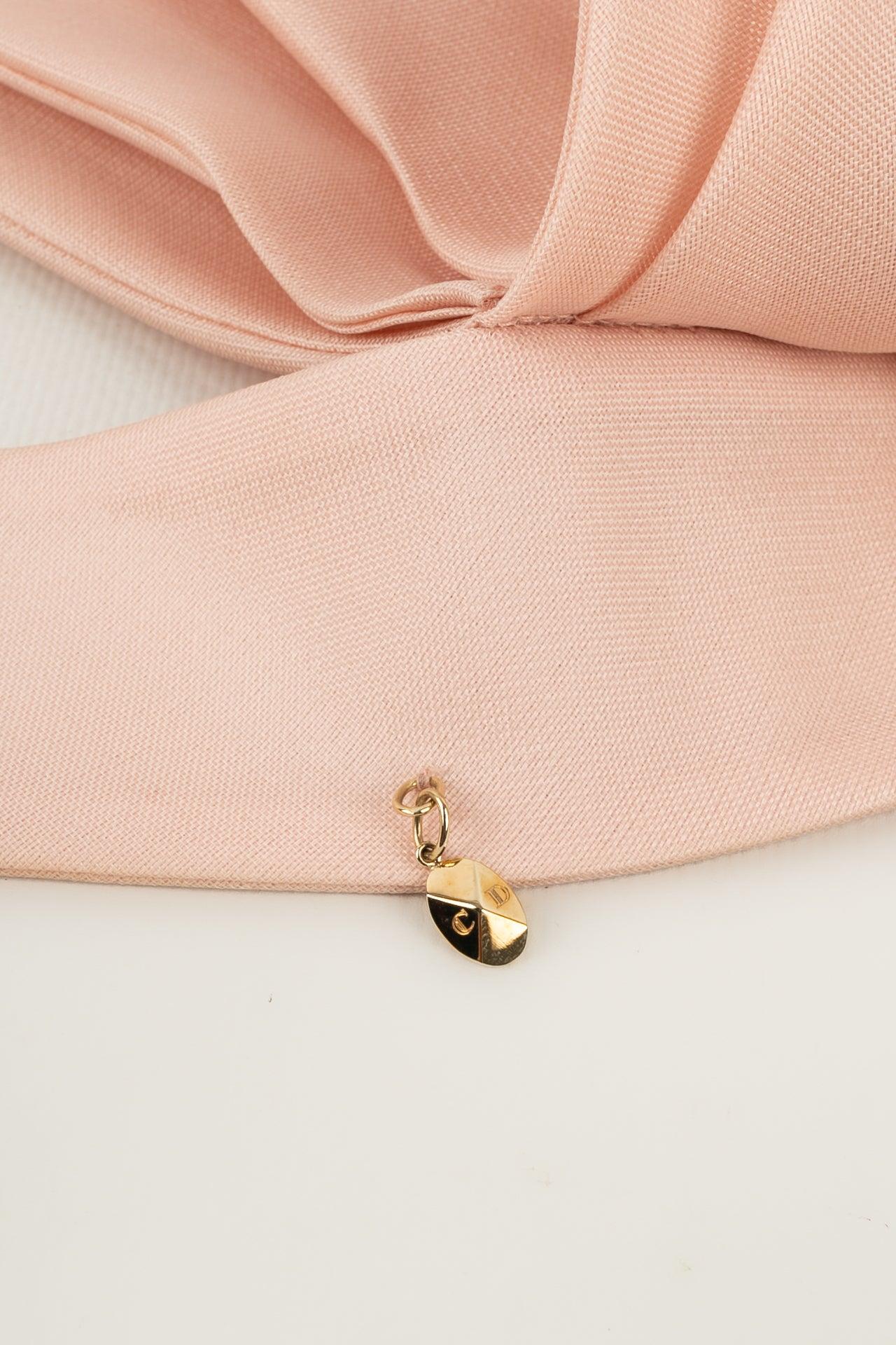 Christian Dior Ascot Tie in Silk  In Excellent Condition For Sale In SAINT-OUEN-SUR-SEINE, FR