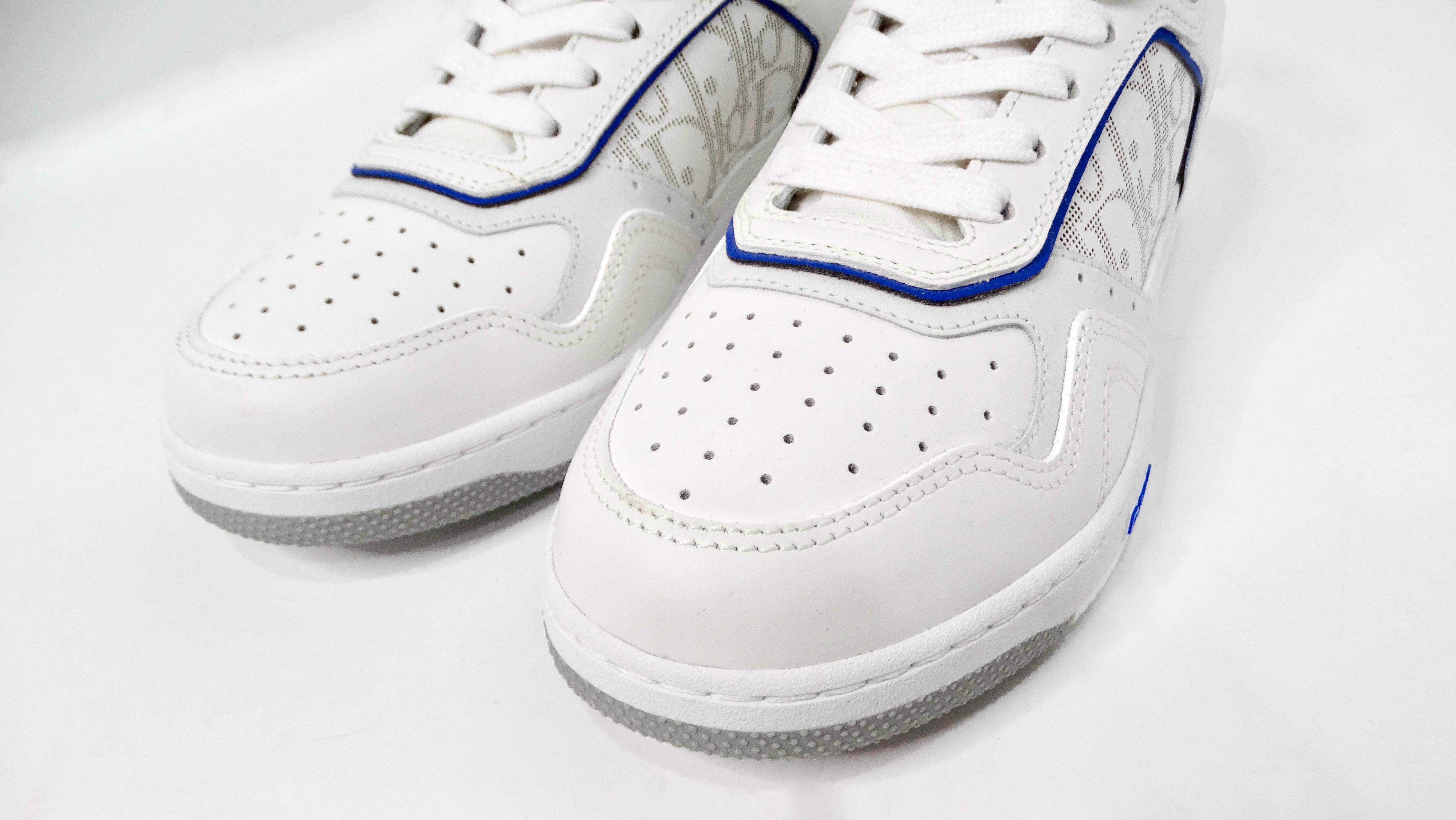 Gris Baskets basses B27 Galaxy Oblique blanches et bleues de Christian Dior en vente