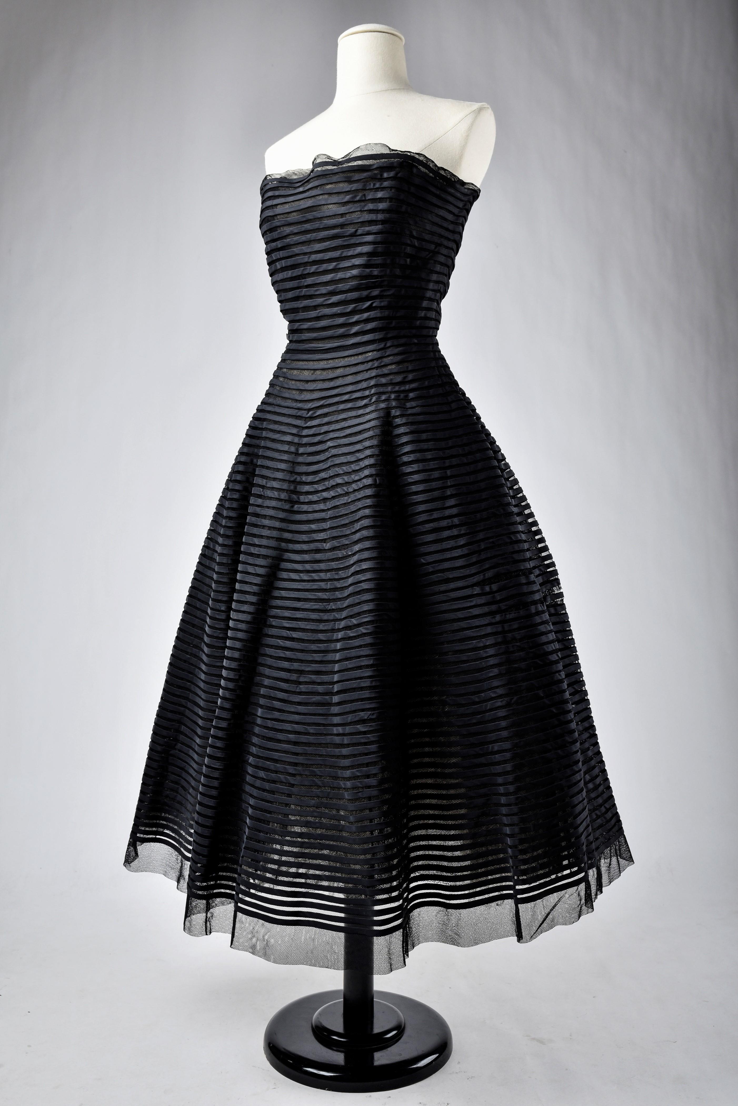 Christian Dior Ball Gown in black tulle & satin appliqué N° 363404 Circa 1955 2