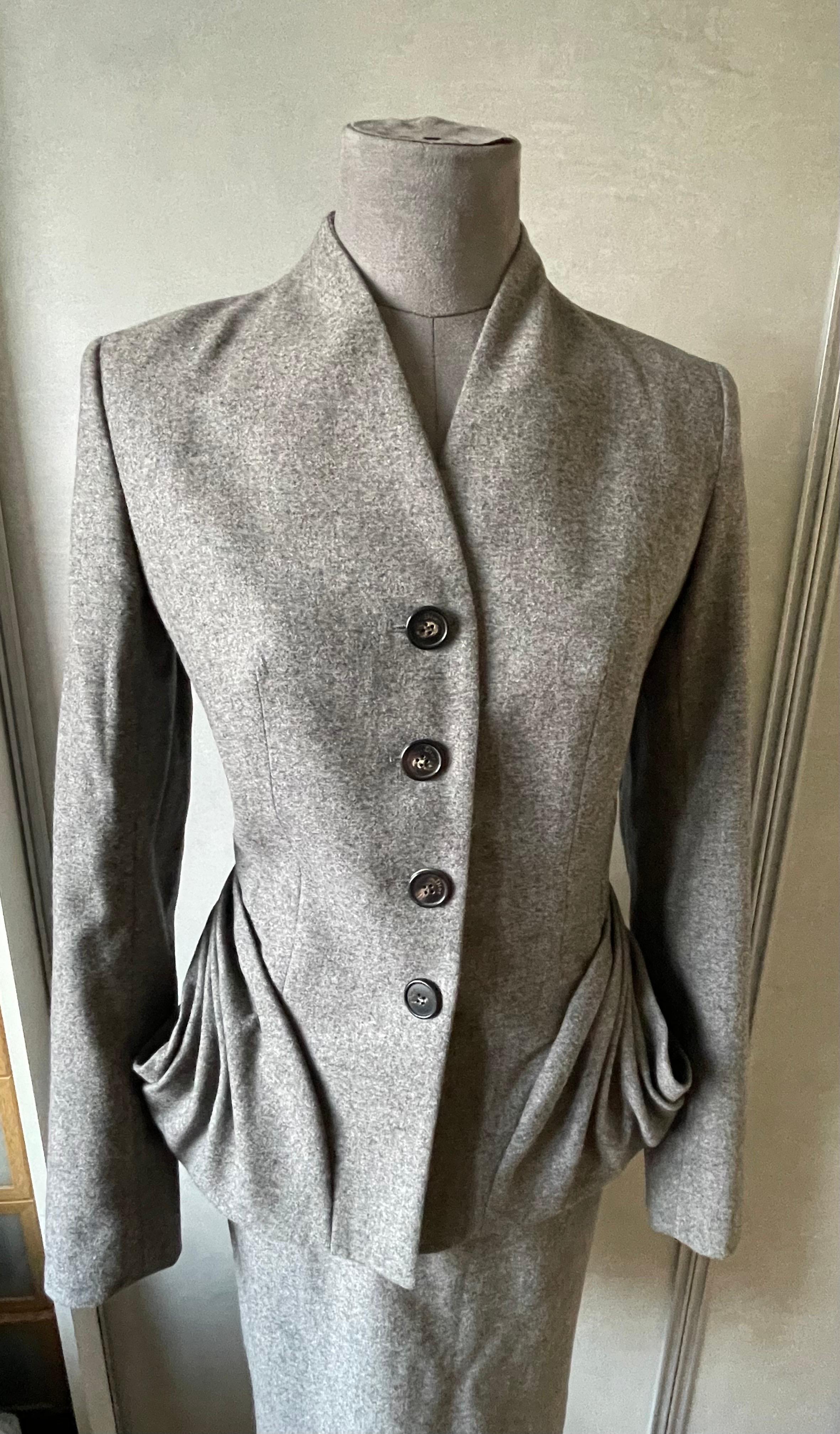CHRISTIAN DIOR BAR Veste et jupe. Pour femmes en vente