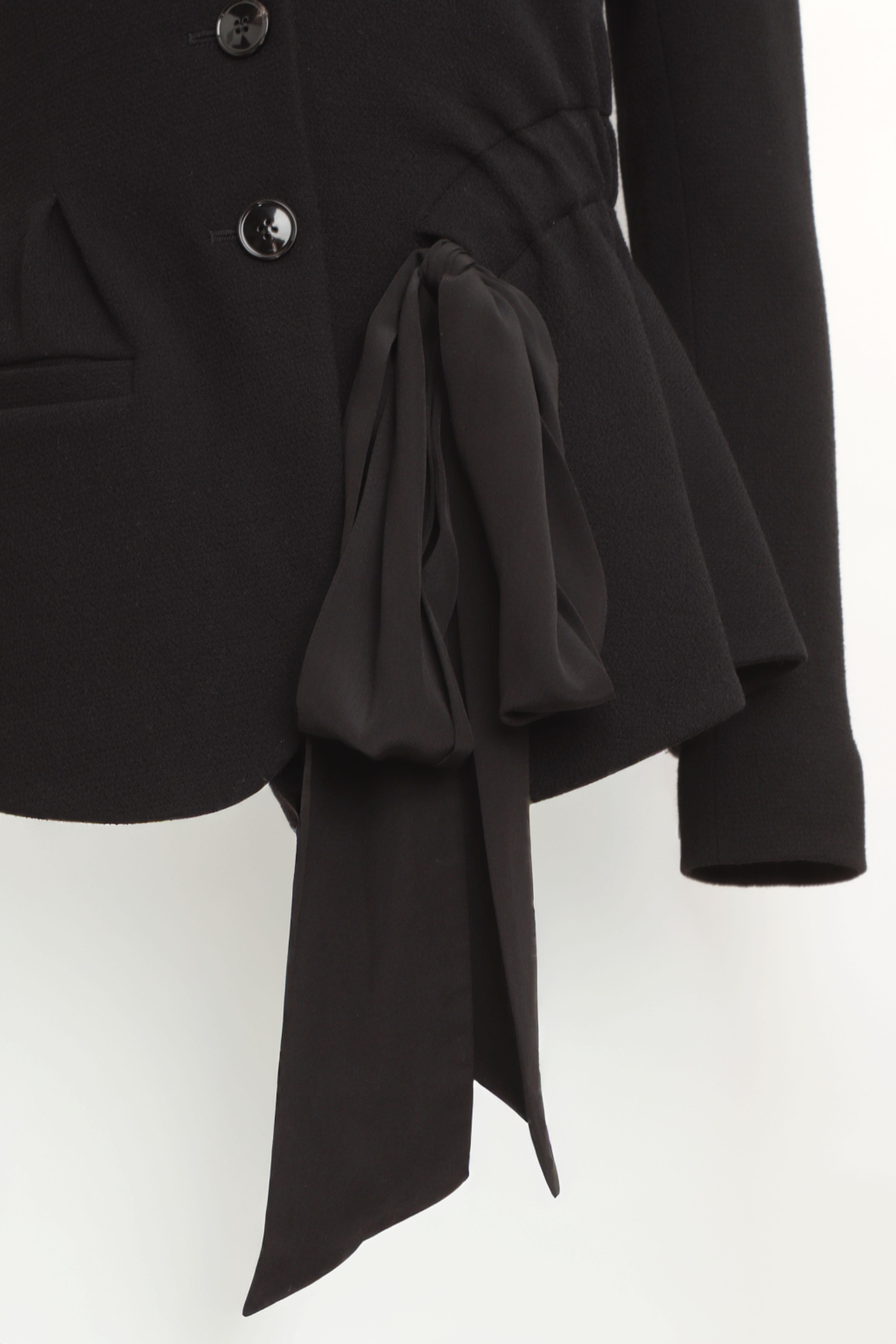 Veste Bar Christian Dior en laine noire avec fronces et nœud en soie en vente 2