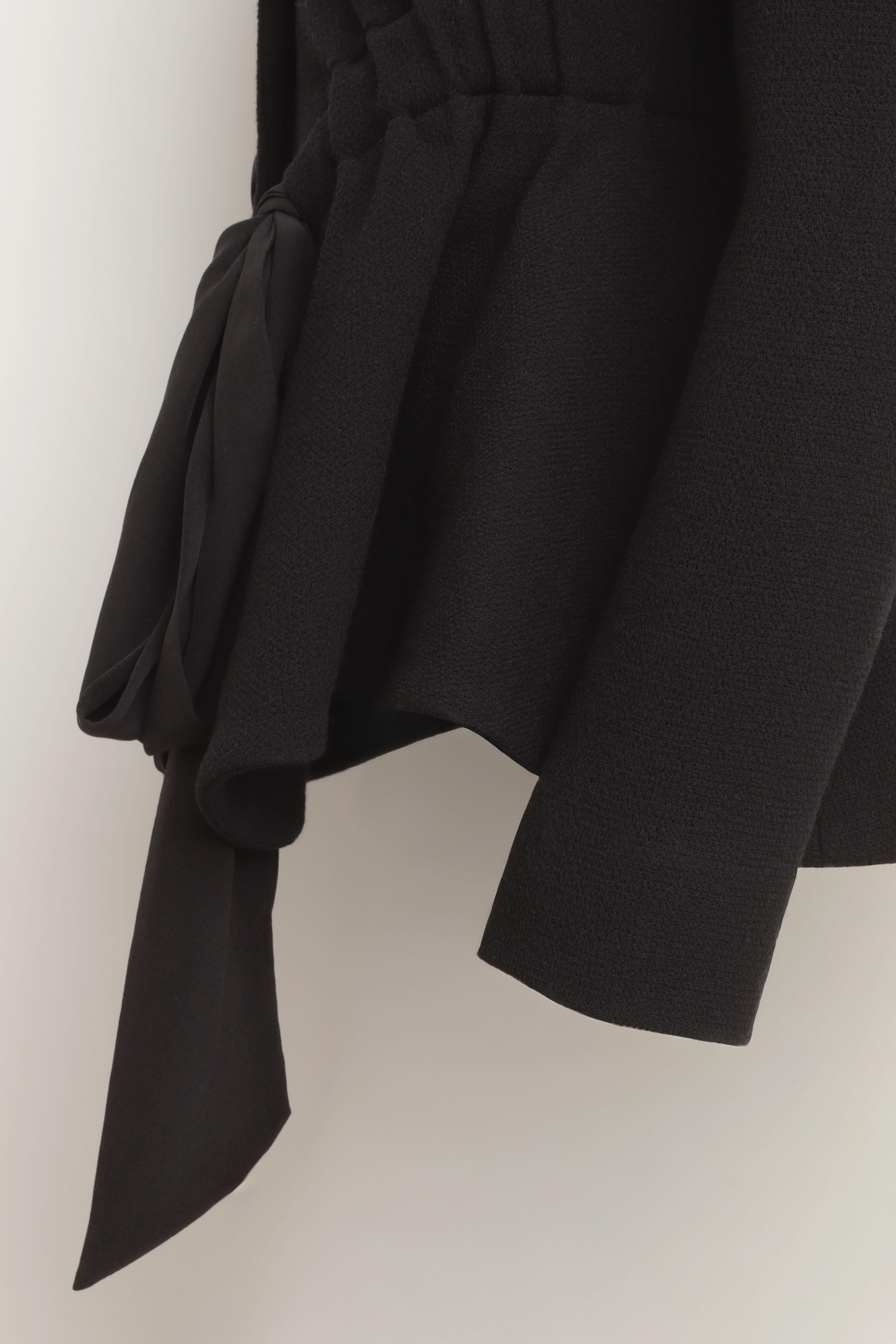 Veste Bar Christian Dior en laine noire avec fronces et nœud en soie en vente 3