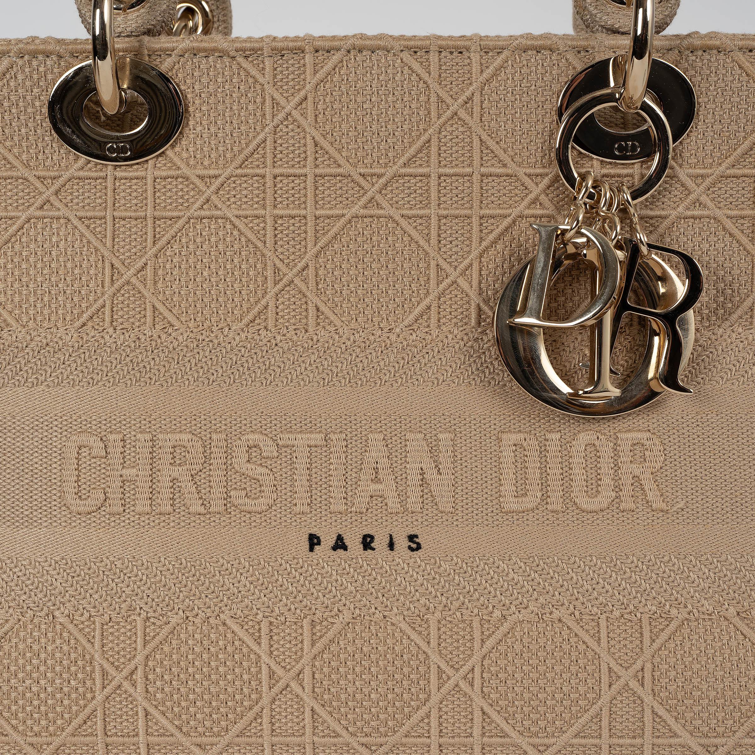 Bolso CHRISTIAN DIOR beige 2020 CANNAGE MEDIUM D-LITE TOTE en venta 3