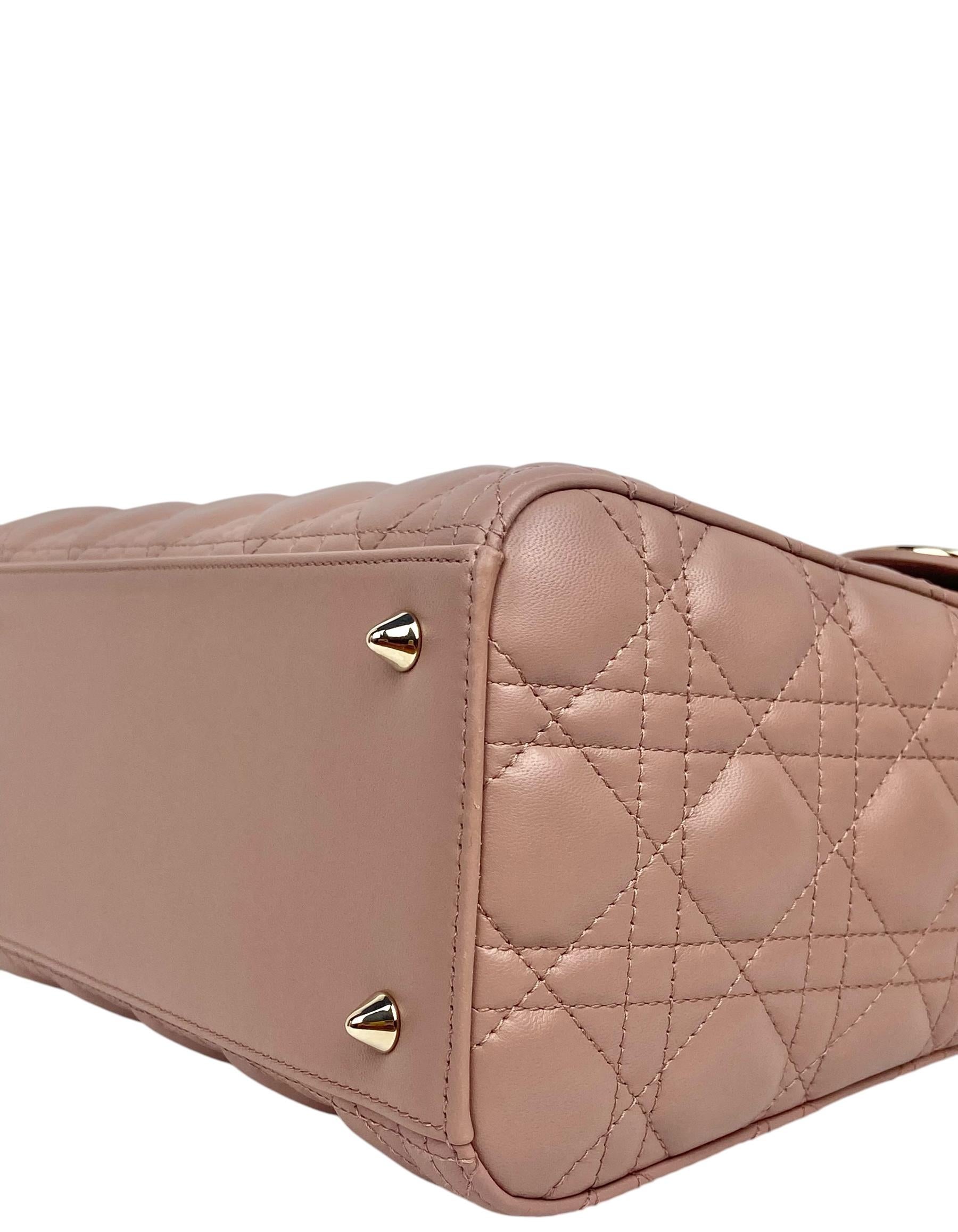 Donna Christian Dior Borsa media trapuntata in pelle beige Cannage Dior in vendita
