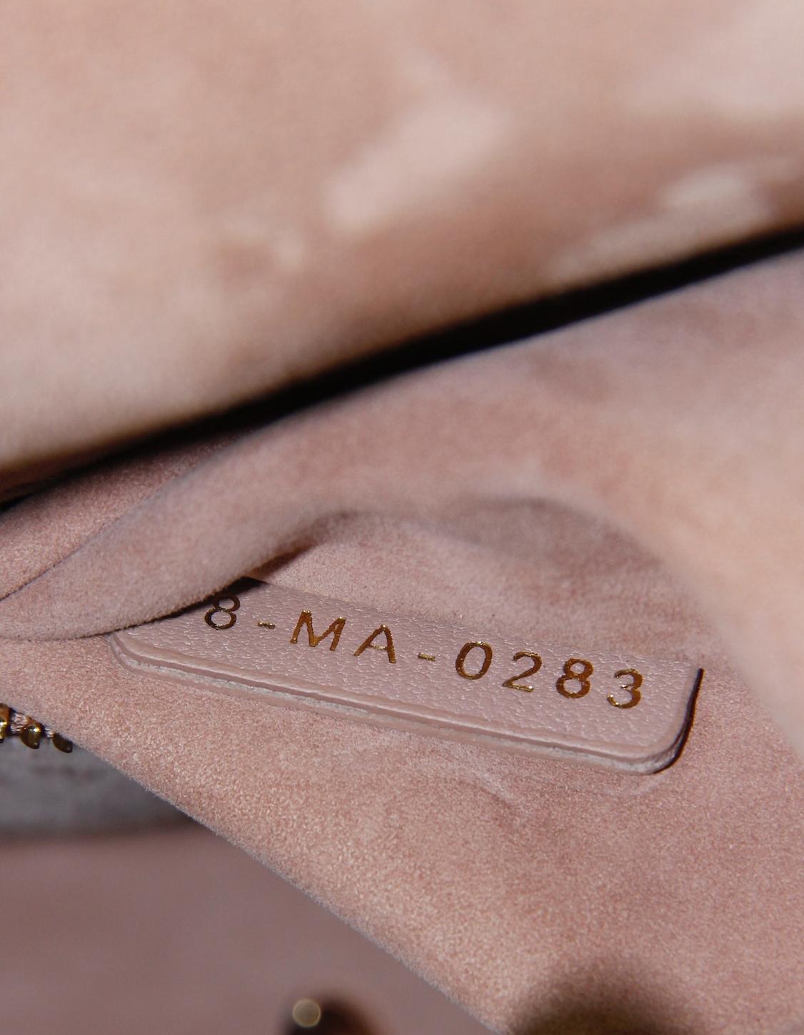 Christian Dior Borsa media trapuntata in pelle beige Cannage Dior in vendita 3