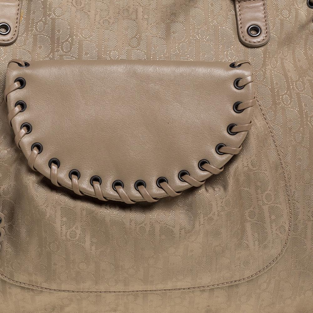 Christian Dior Beige Oblique Canvas and Leather Heart Charm Ethnic Shoulder Bag In Good Condition In Dubai, Al Qouz 2