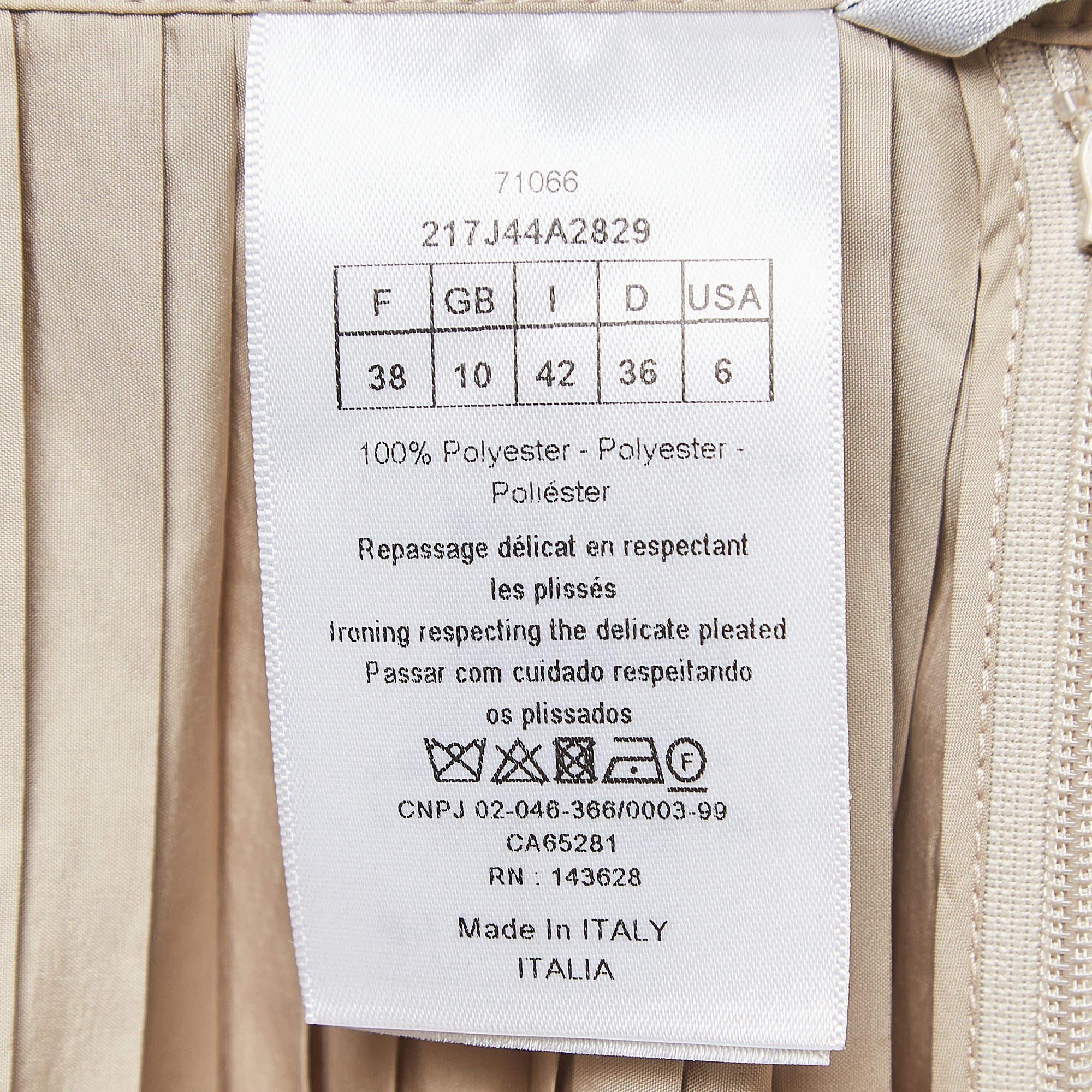 Christian Dior Beige Pleated Crepe Mini Skirt M In Excellent Condition For Sale In Dubai, Al Qouz 2