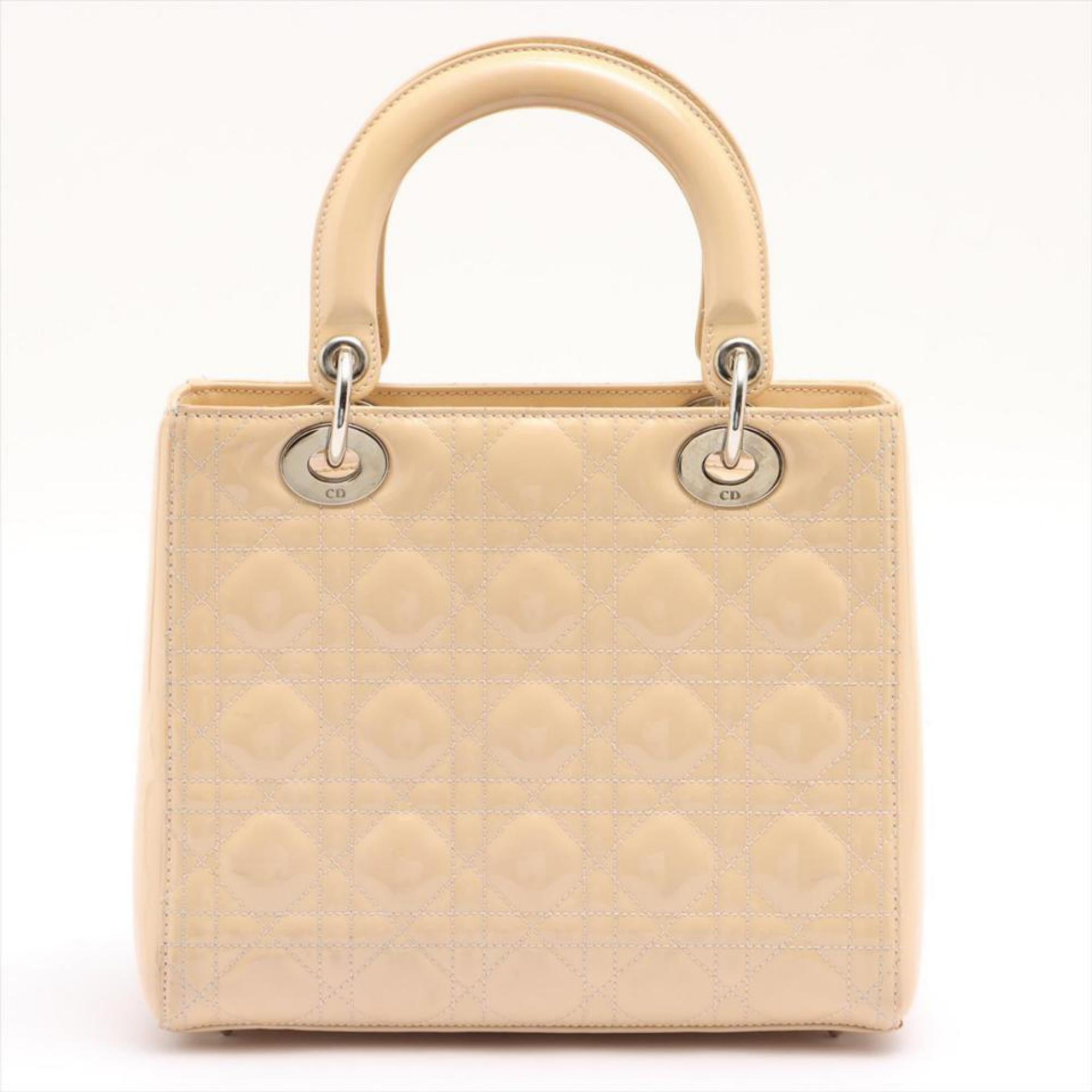 Christian Dior Sac cabas beige matelassé verni Lady Dior 16d412s en vente 3