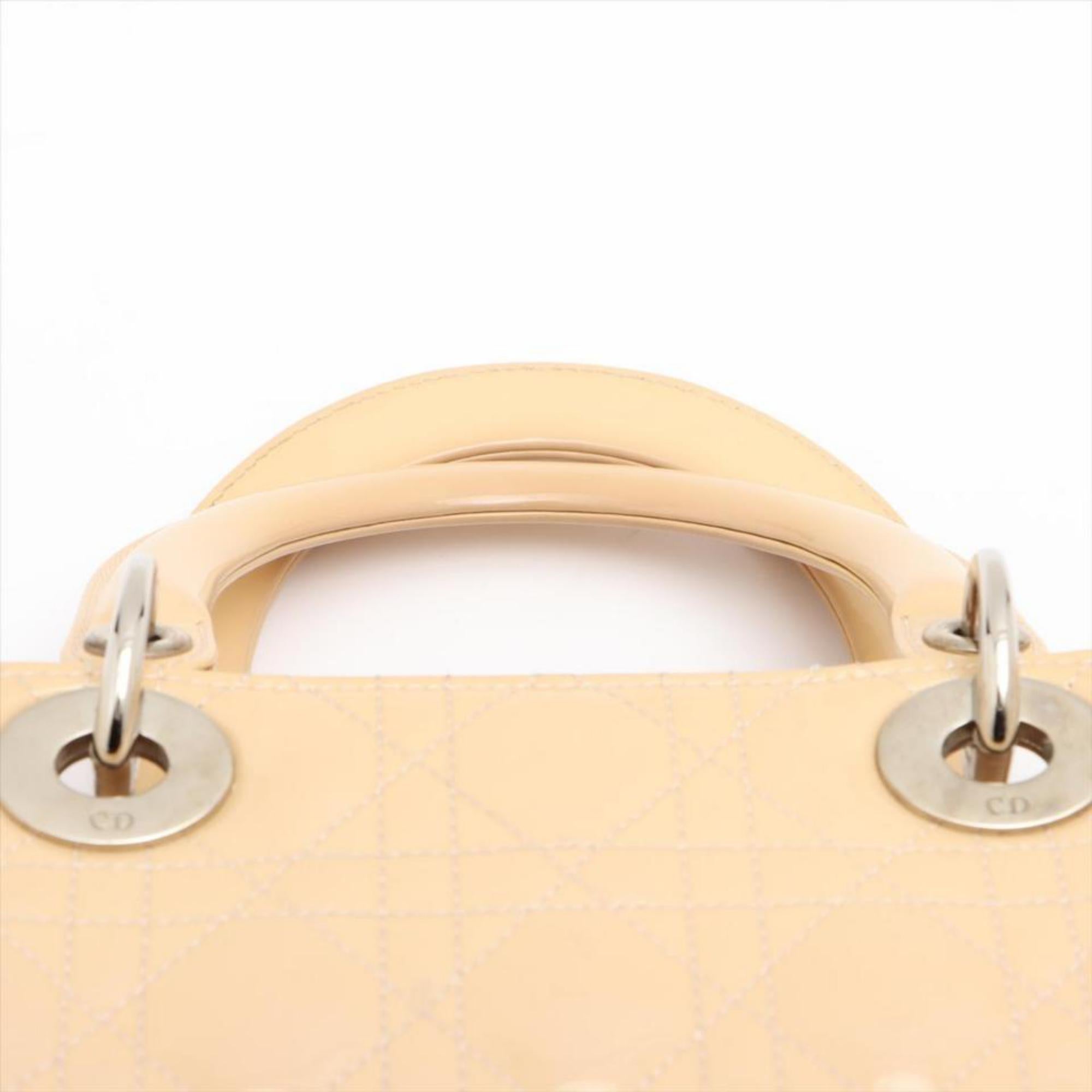 Christian Dior Sac cabas beige matelassé verni Lady Dior 16d412s en vente 5