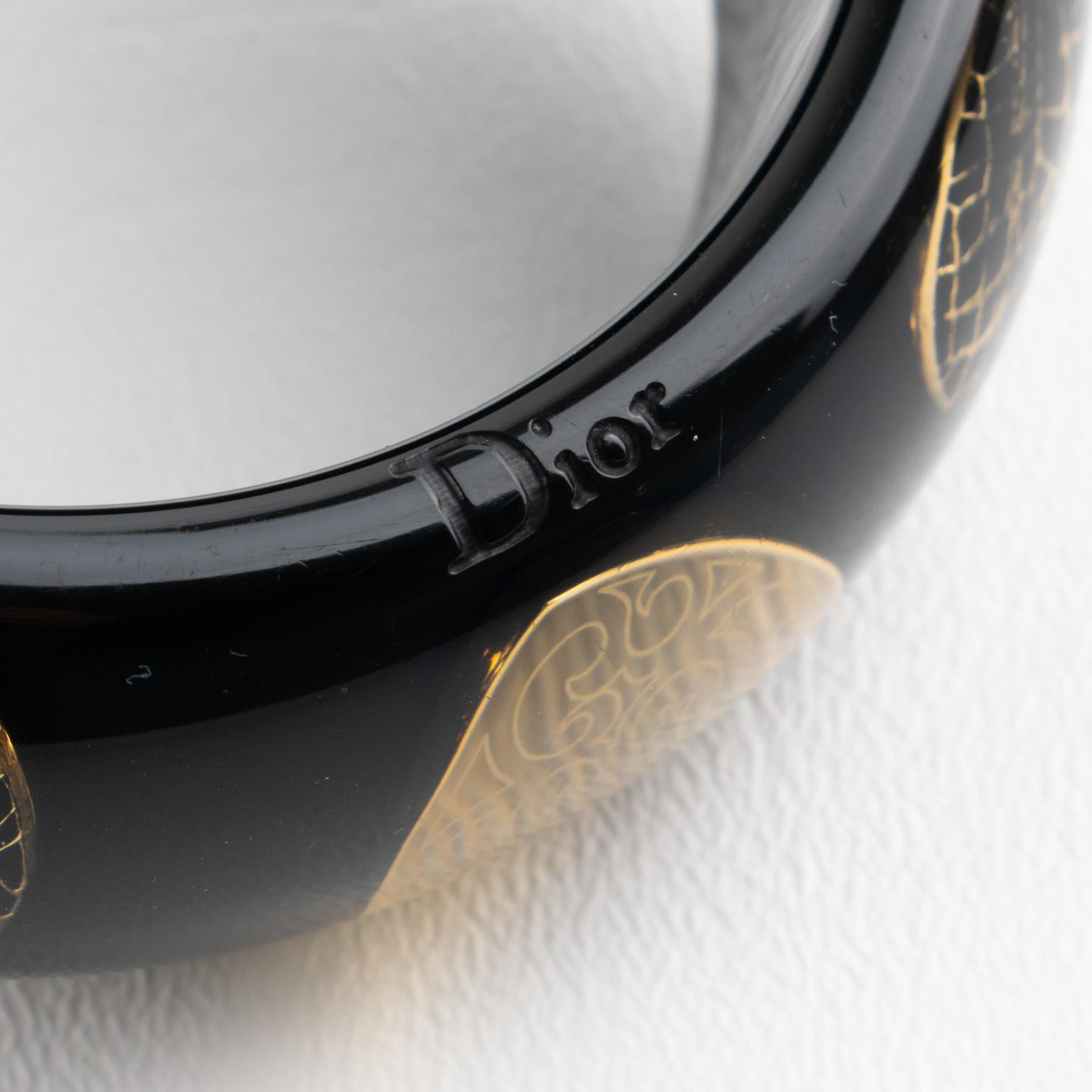 Christian Dior - Bracelet en résine acrylique noire avec cœurs dorés en vente 6