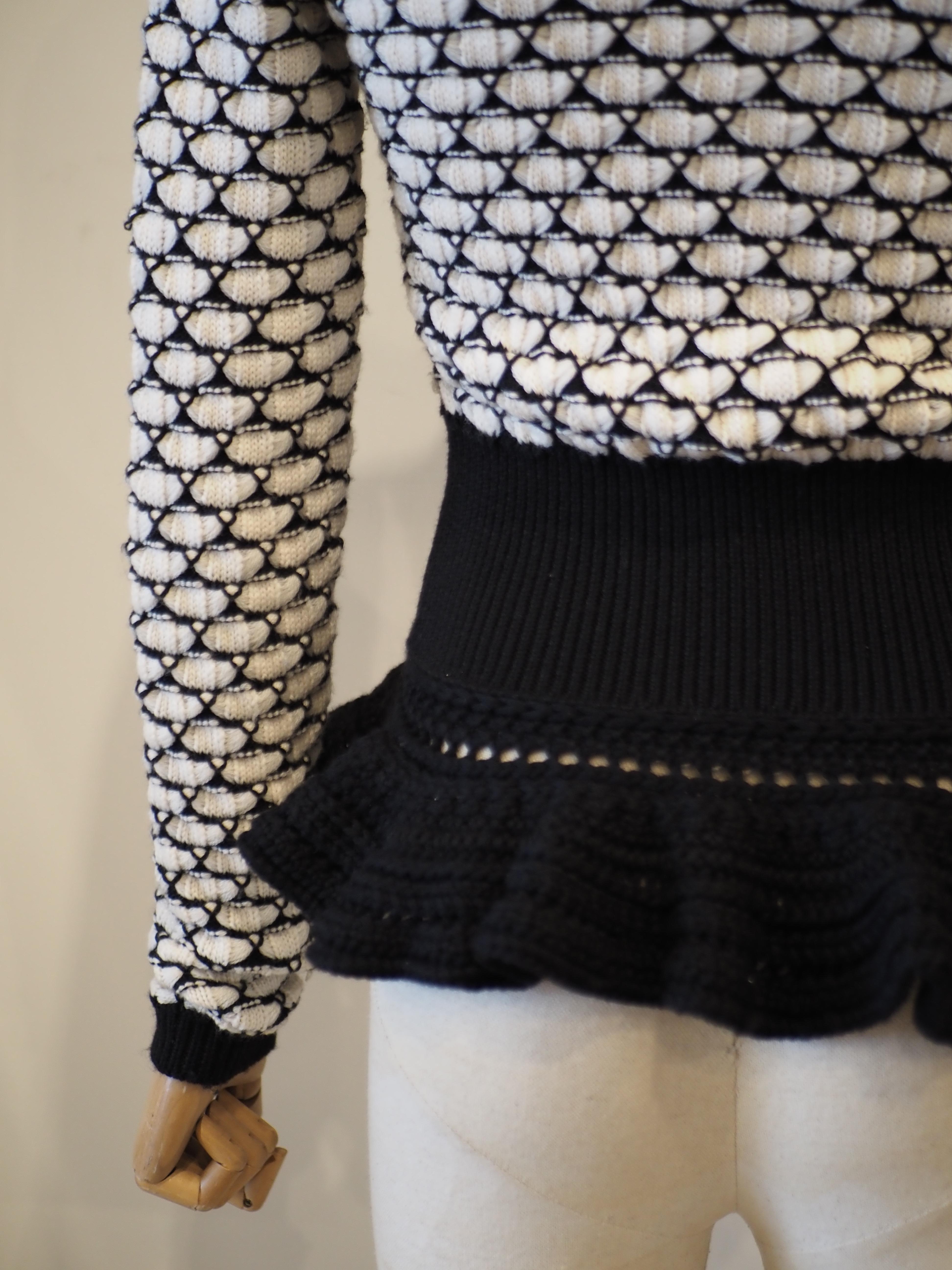 Cardigan en laine noir et blanc Christian Dior en vente 10