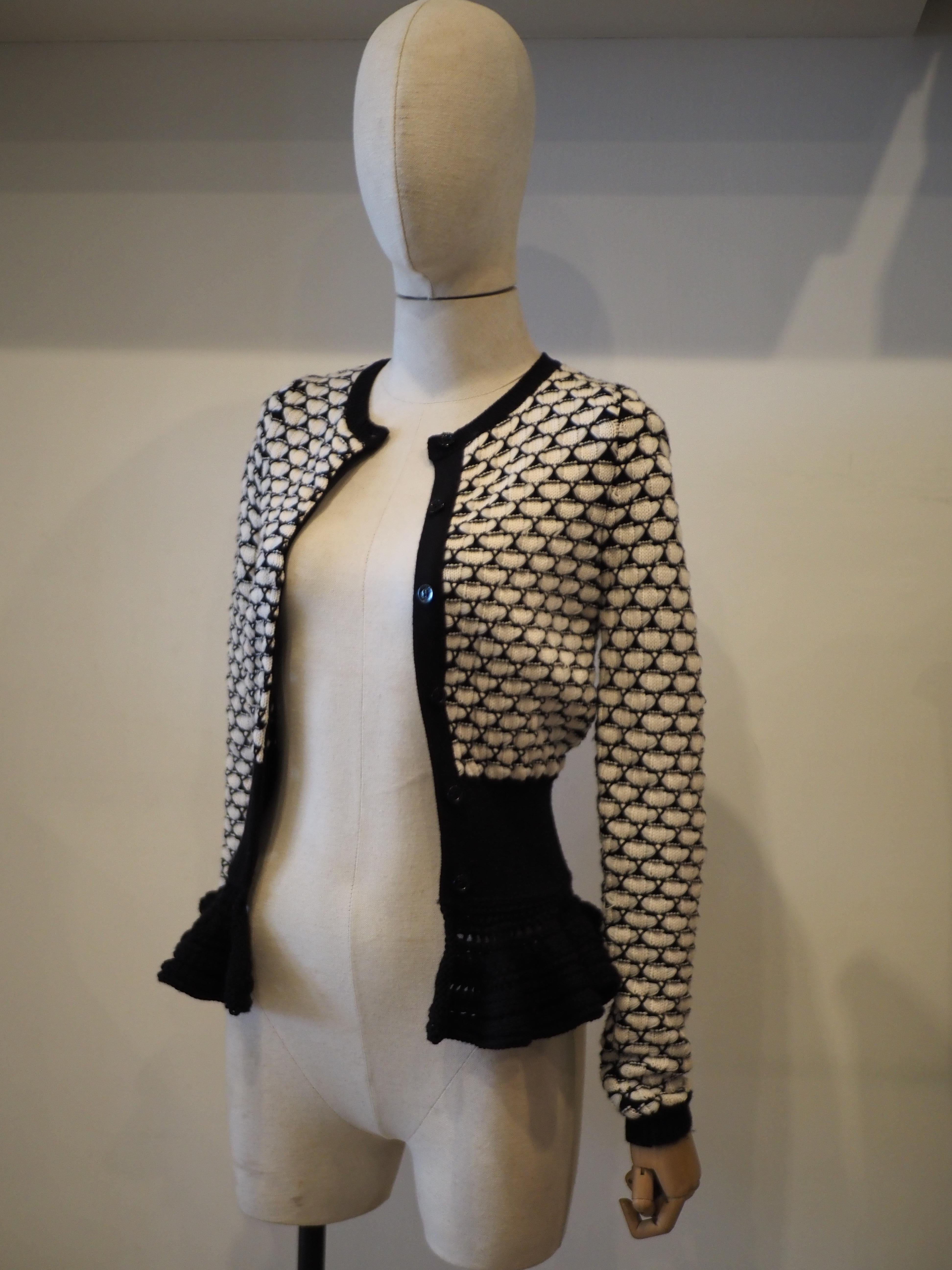 Cardigan en laine noir et blanc Christian Dior en vente 13