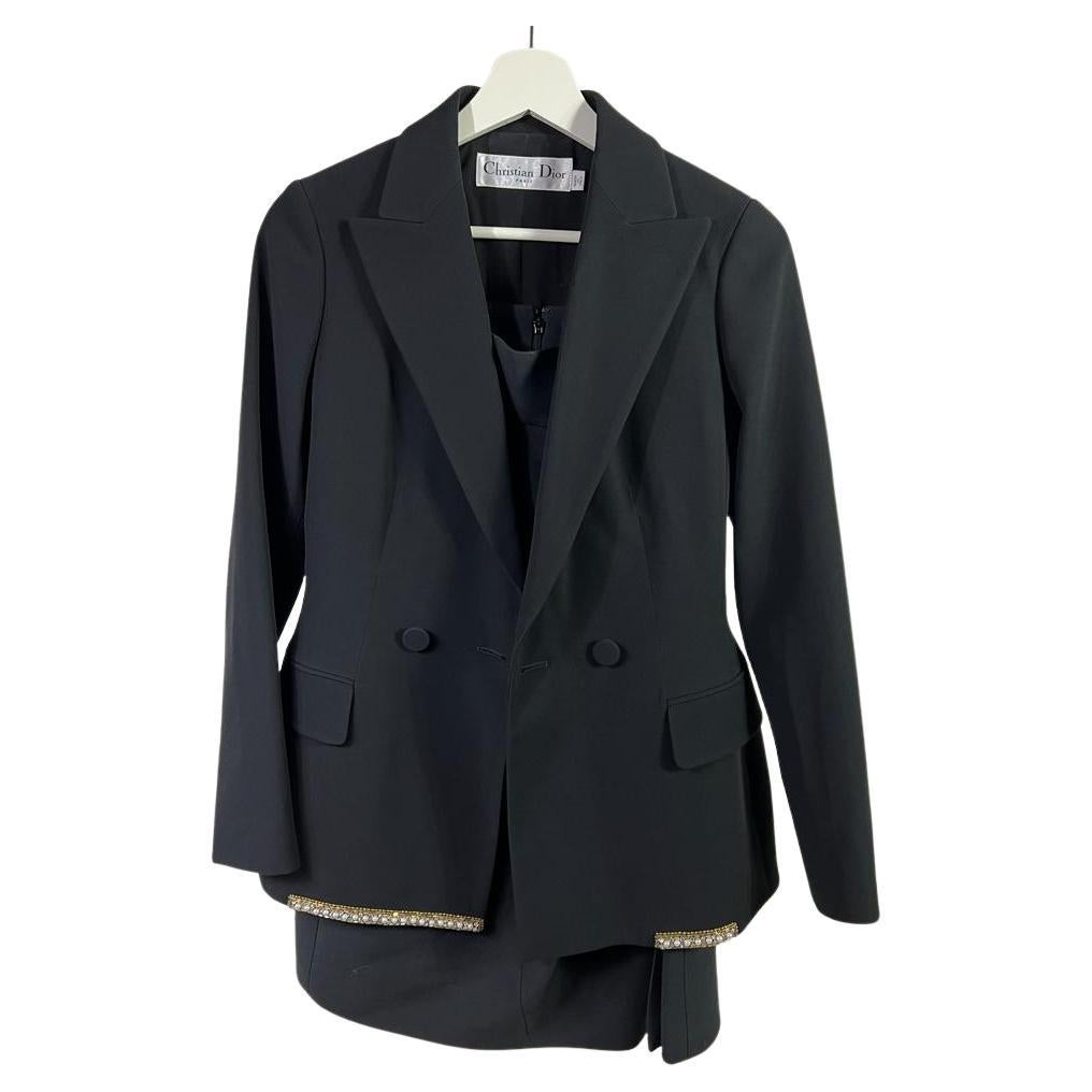 Christian Dior - Blazer noir avec fausses perles, ensemble complet avec jupe  en vente