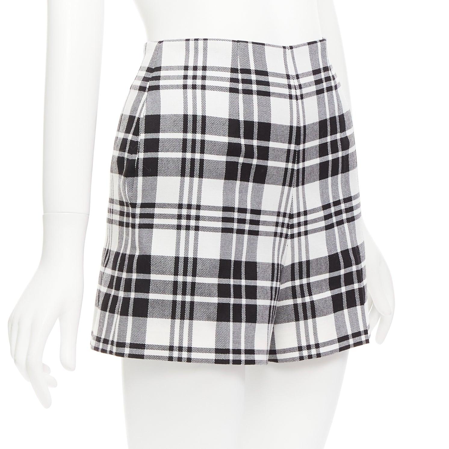 Black CHRISTIAN DIOR black checked virgin wool high waisted shorts FR32 XXS For Sale