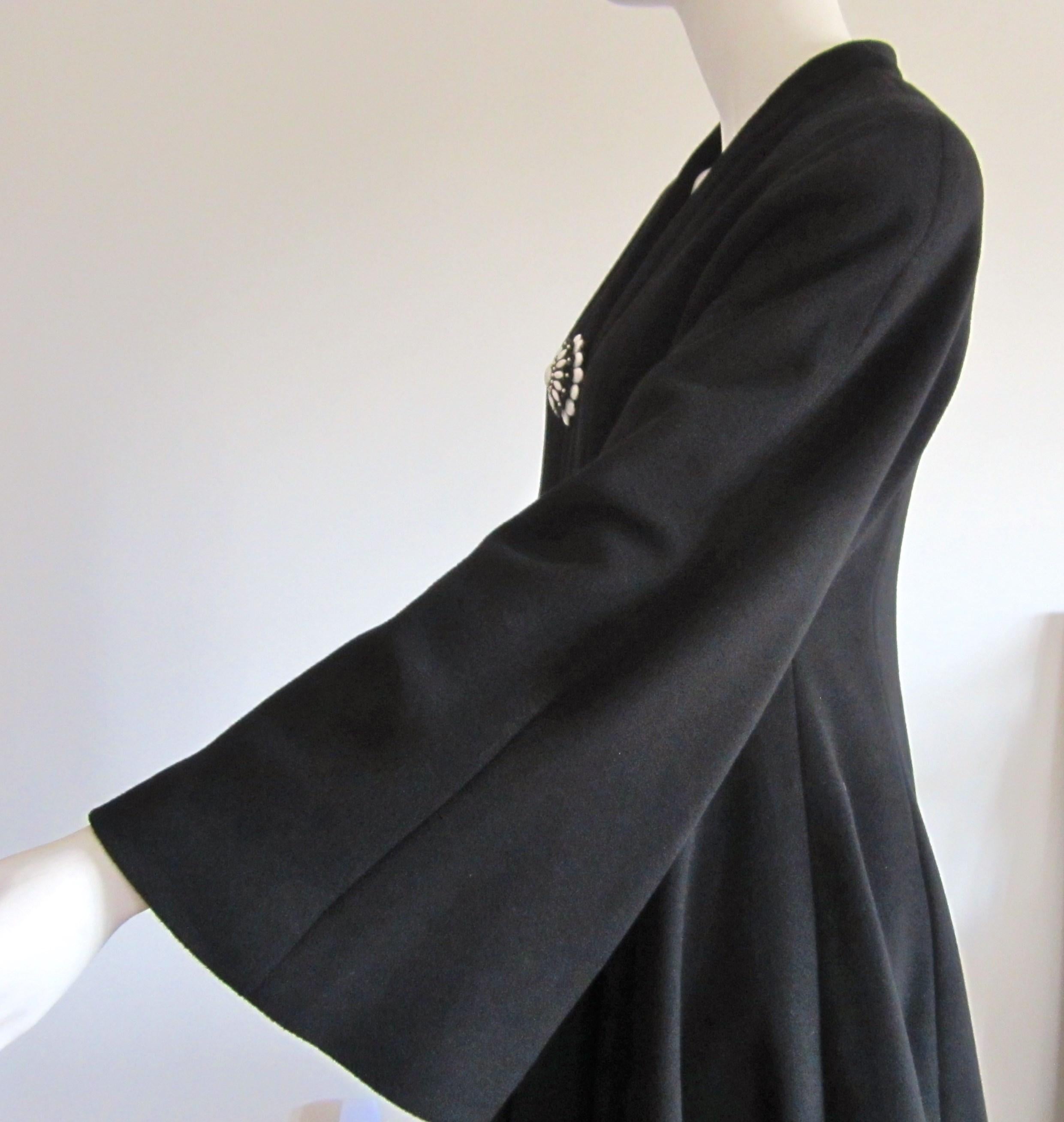 wide sleeve coat