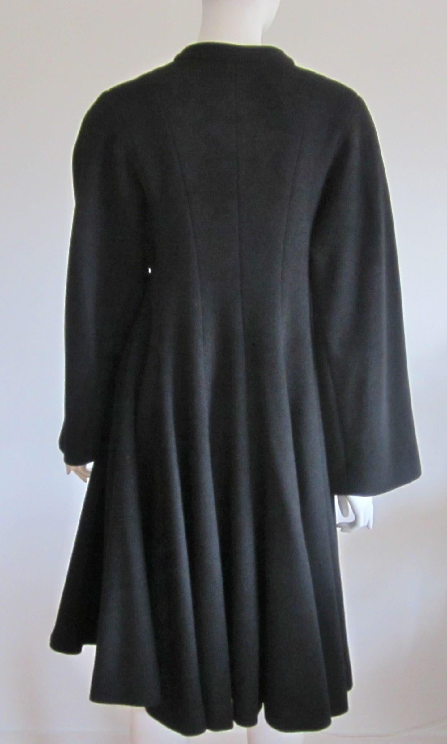 wide sleeve wool coat