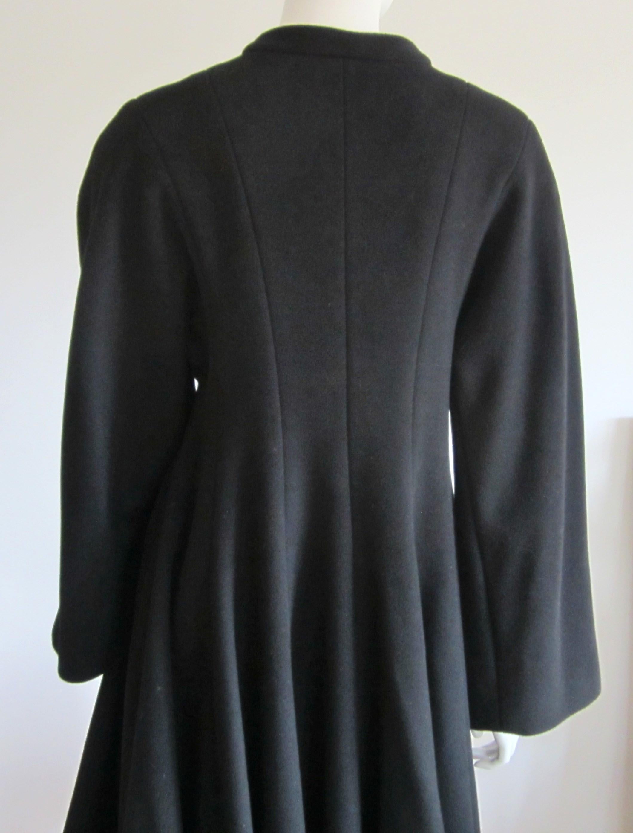 Christian Dior Black Coat Princess Cut Numbered Wool - Cashmere 38- Wide Sleeve In Good Condition In Wallkill, NY