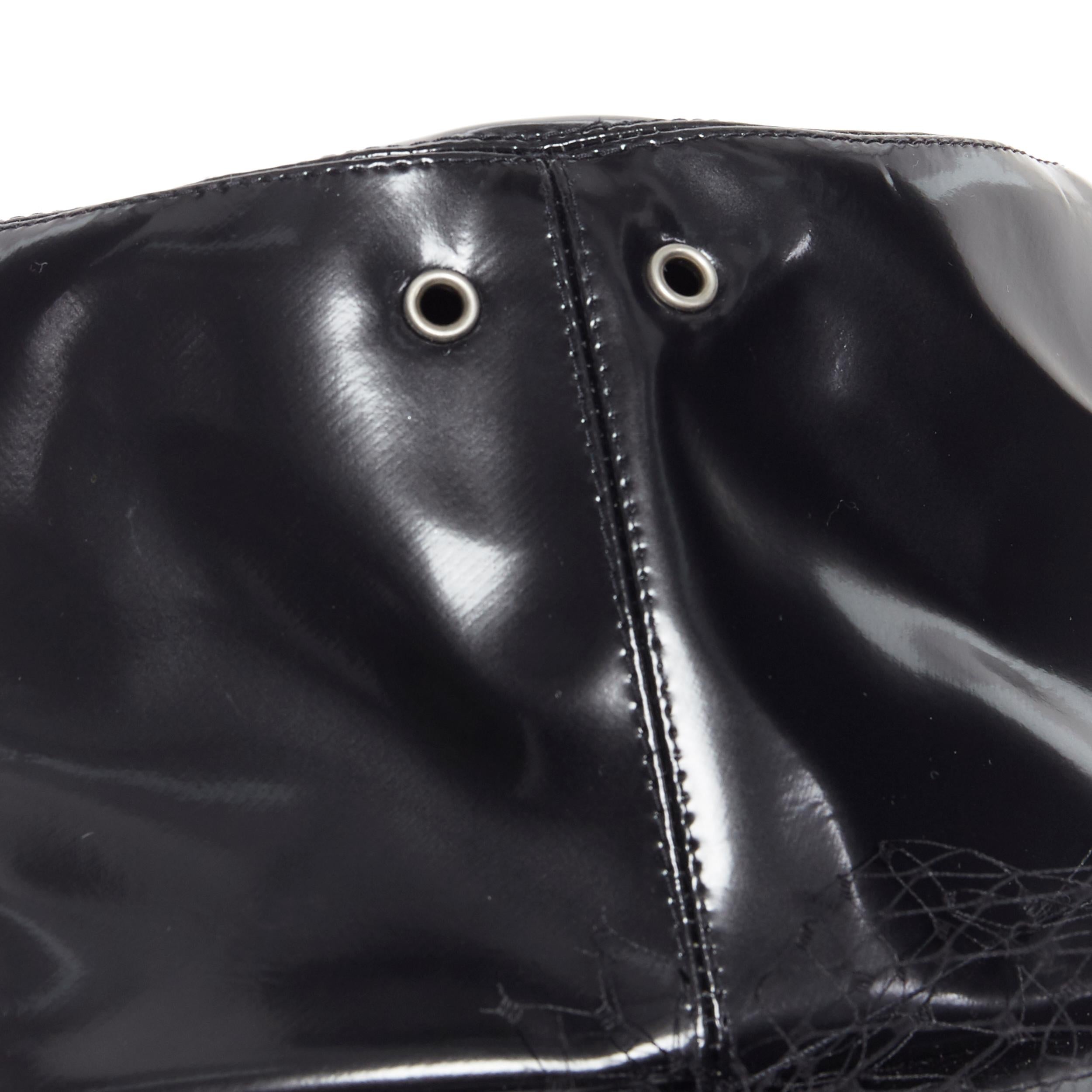 Christian Dior cappello a secchiello obliquo in rete in ecopelle nera con Monogram 4