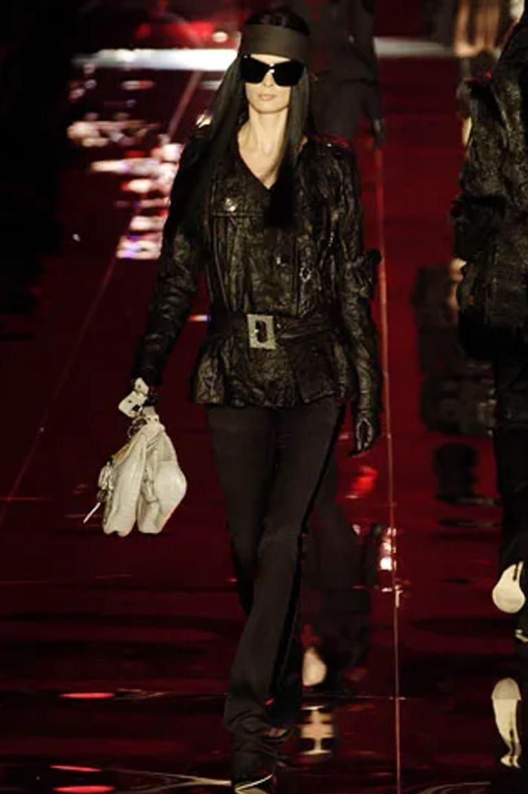 Dior - Black lamb leather coat with mink fur and tulle. Size 38FR. 2006 Fall-Winter Collection Automne-Hiver under the artistic direction of John Galliano.

Additional information:
Condition: Very good condition
Dimensions: Shoulder width: 41 cm -