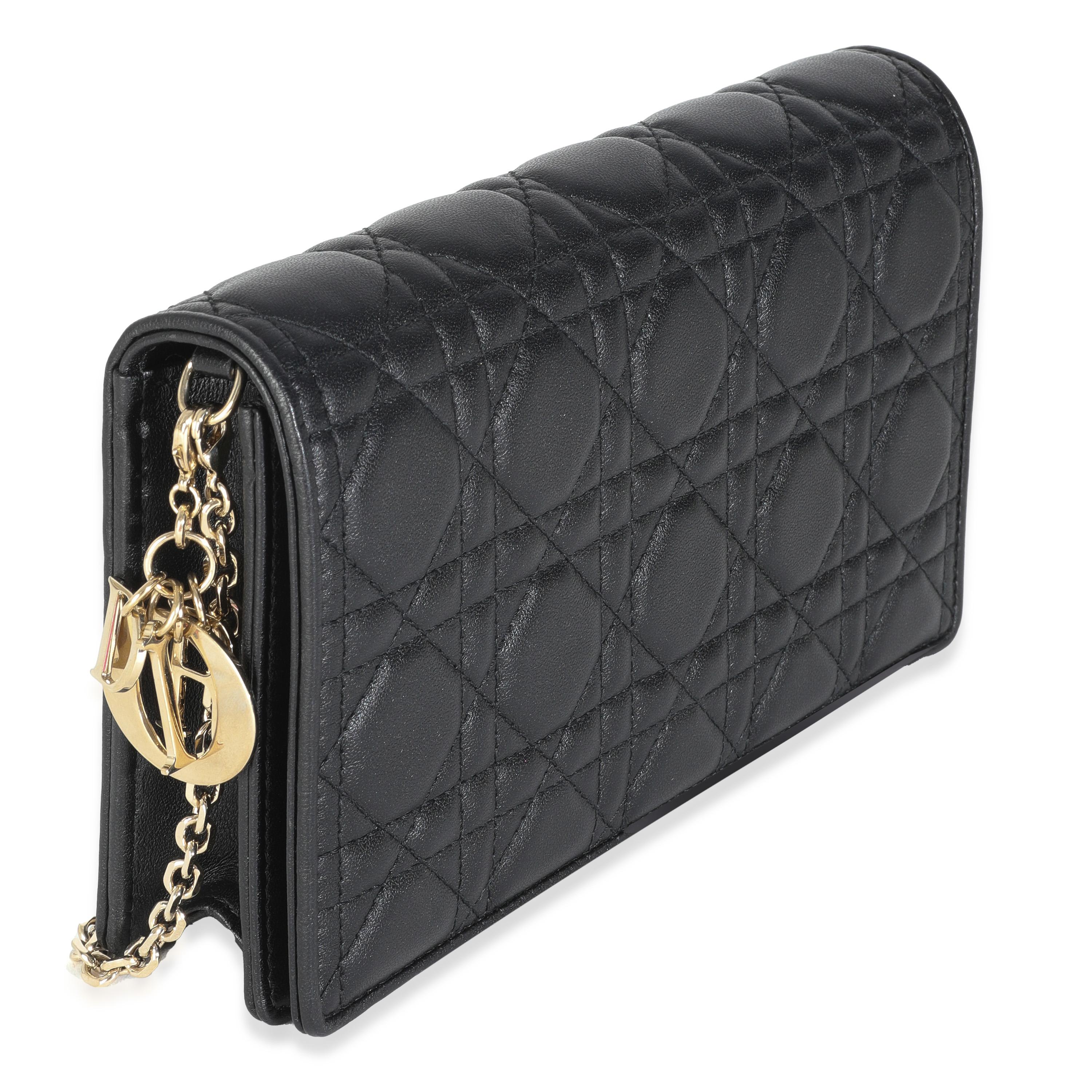 Nero Christian Dior Portafoglio Cannage in pelle di agnello nera con catena in vendita