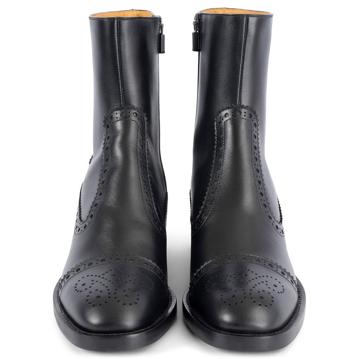100% authentic Christian Dior 2023 D-Folk perforated brogue ankle-boots in black calfskin. Open with a zipper on the inside and feature logo debossing on the heel. Brand new. 

2023 Resort

Measurements
Model	Dior23C
Imprinted Size	38 
Shoe